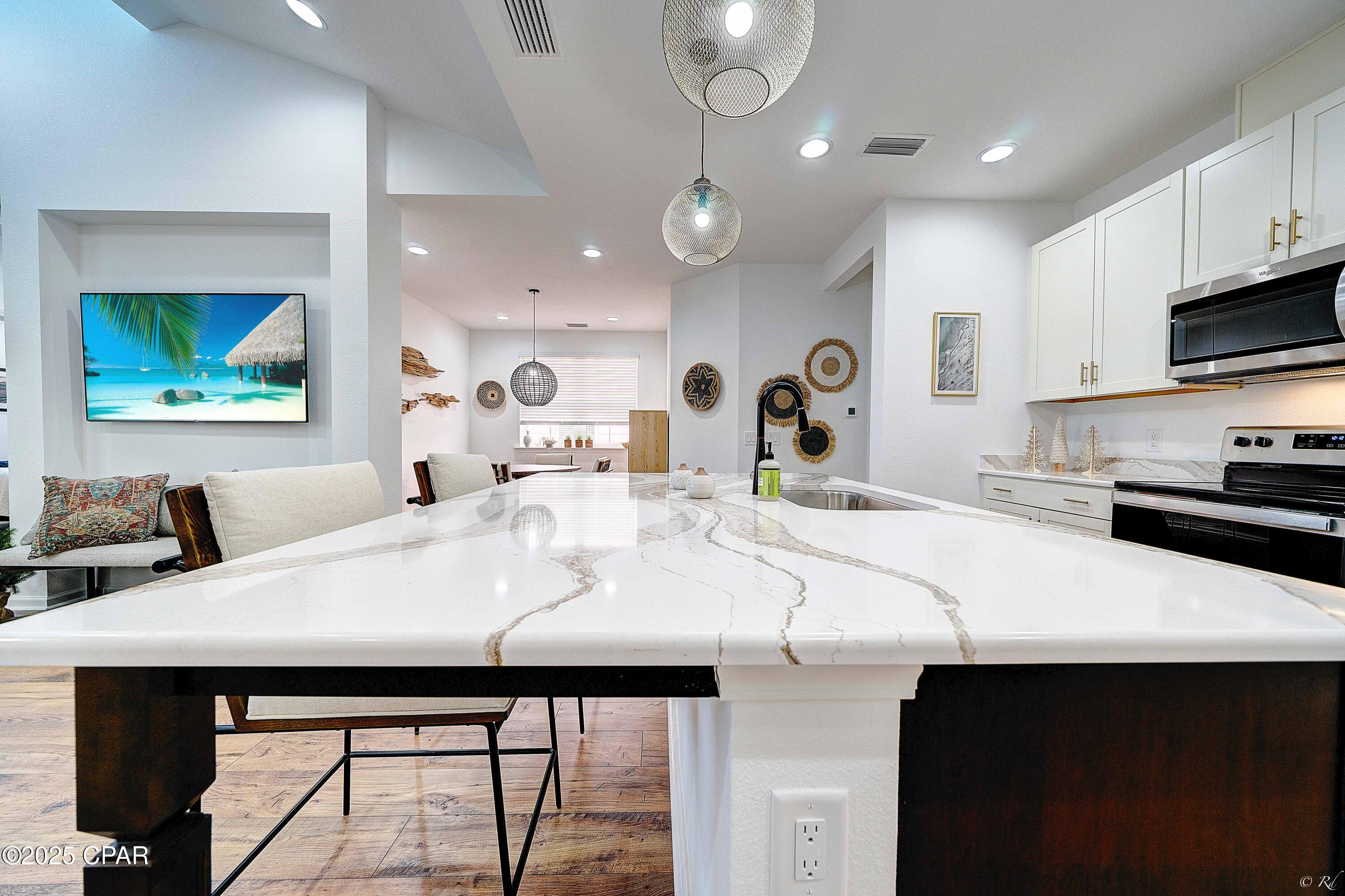 Kzxcailq6hebzdavuynsaaghw Kcca3356ceideng4c