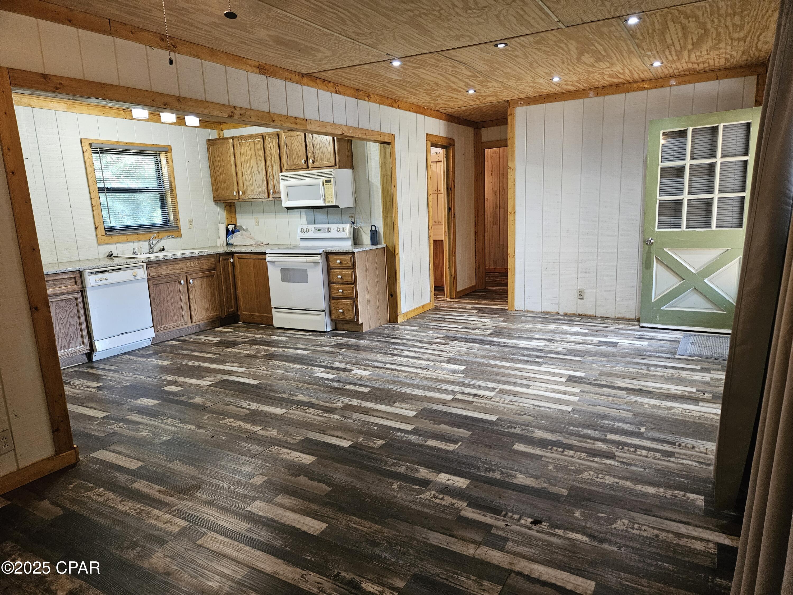 Image 2 For 711 Heavener Lane