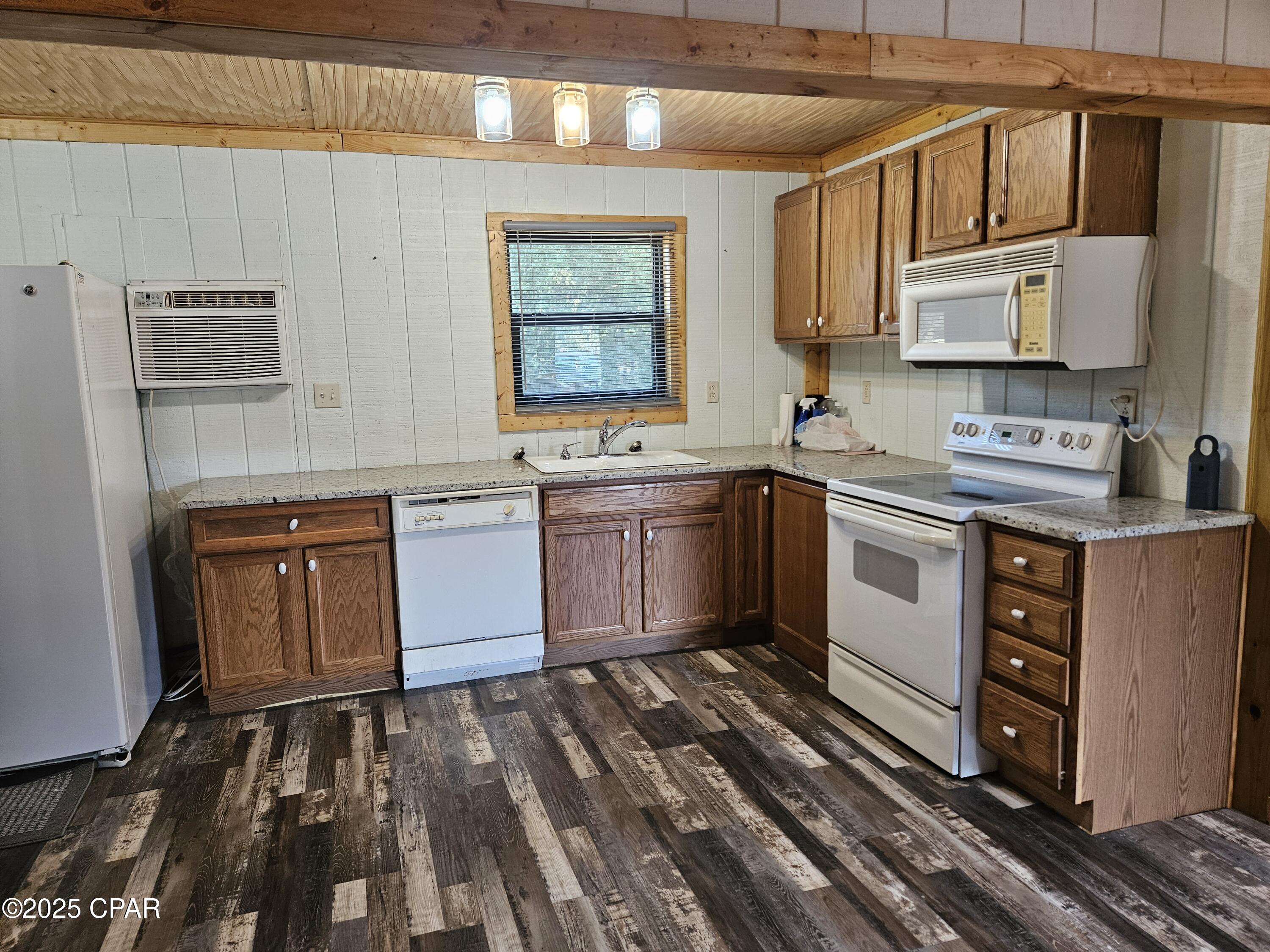 Image 4 For 711 Heavener Lane