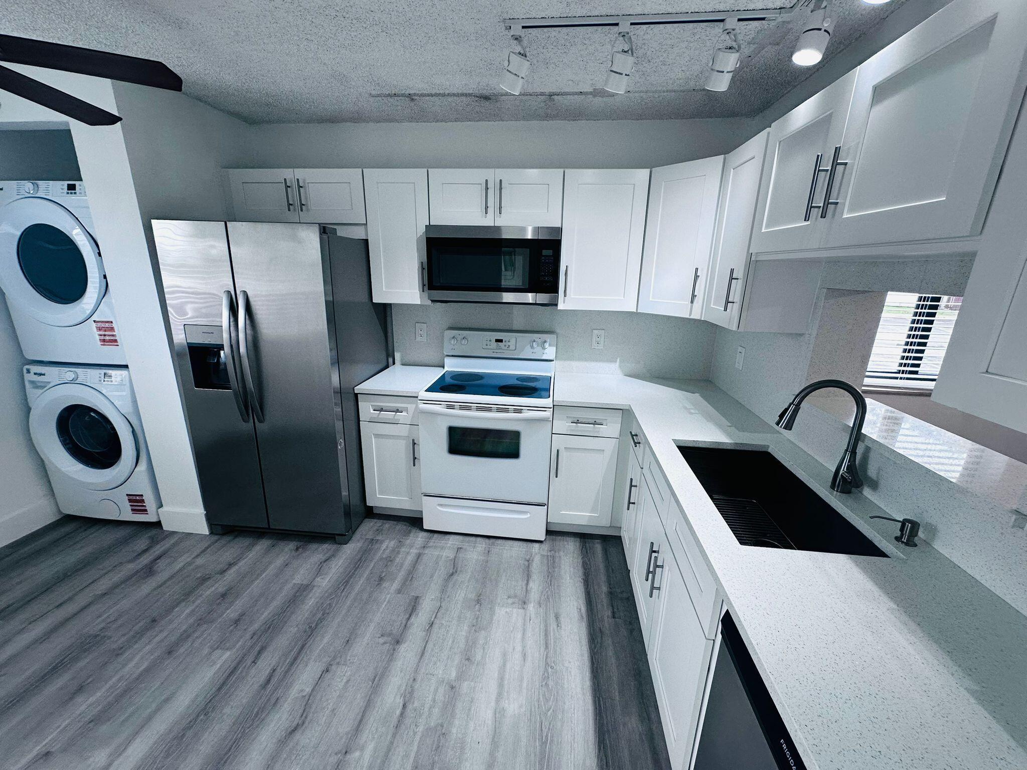 7951 Southgate Boulevard Unit F1, North Lauderdale, Florida 33068