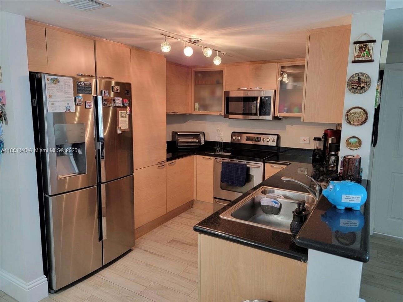 Property photo # 6