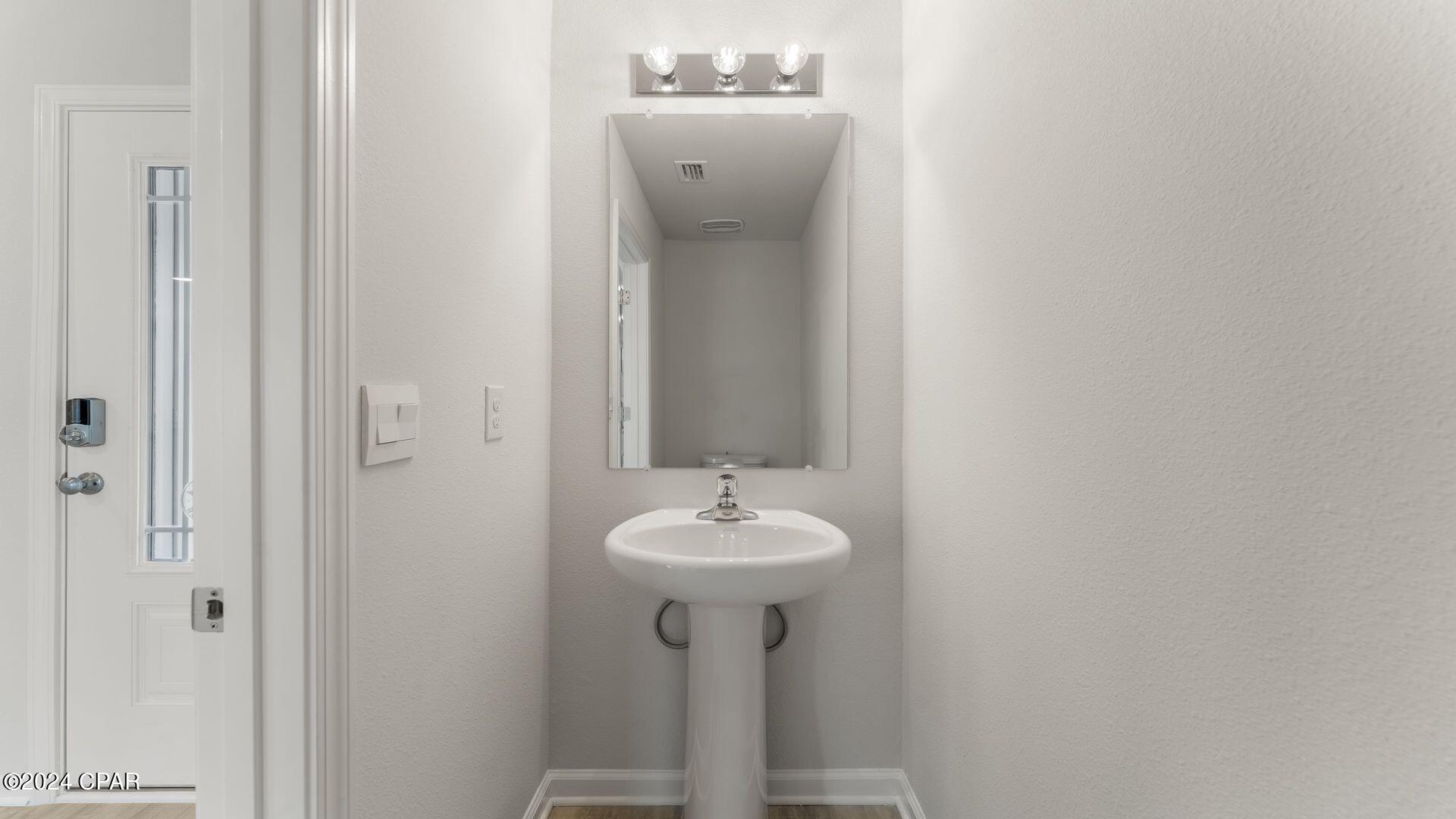 Mxua7kqr_4wtwvom2ertjn Tgegdbhjfrcagzxgqpvy