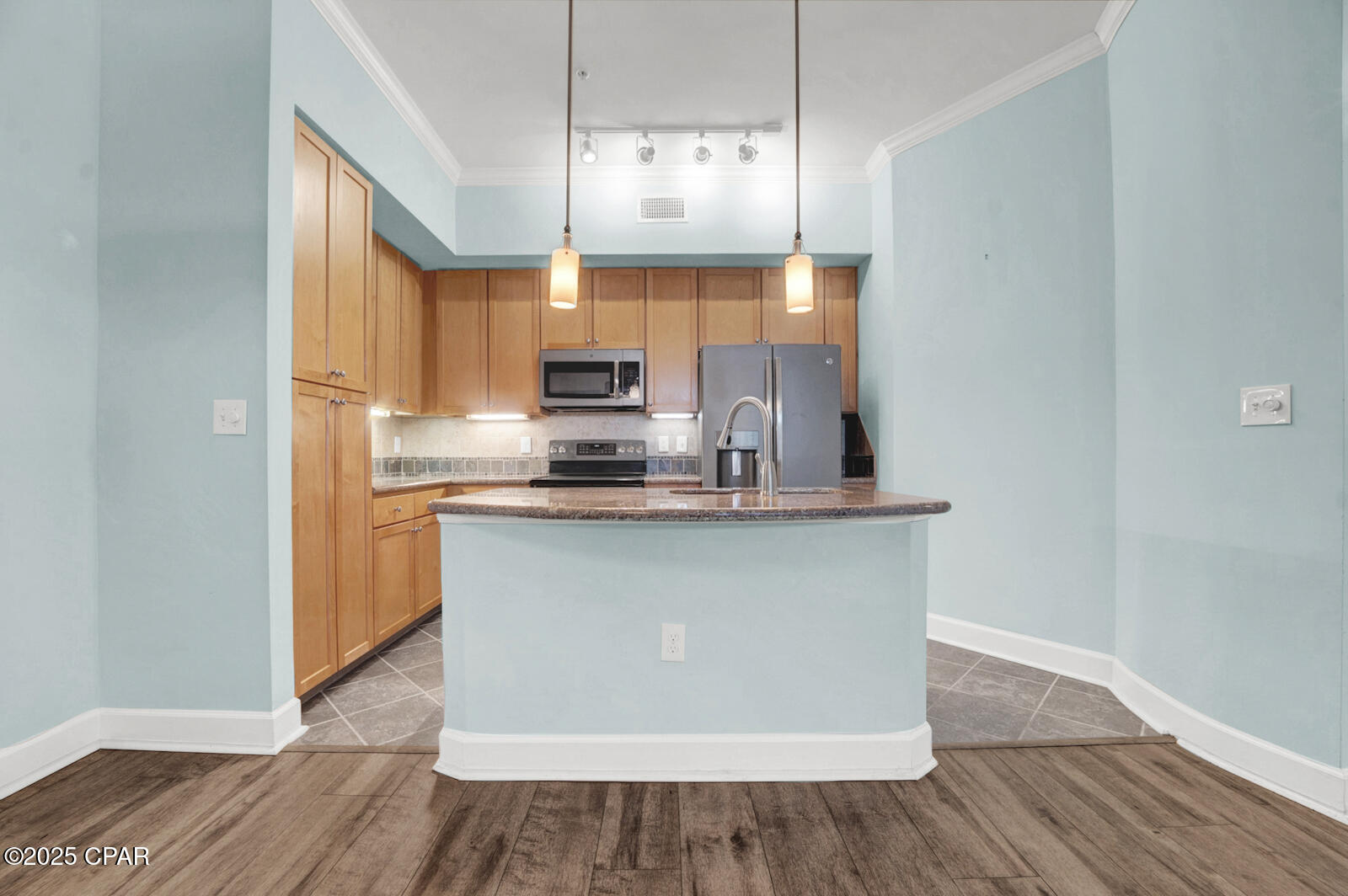 Qccbkglo Uicnz 5mv2w2tugsuzcdwdry1mqrpva4qe