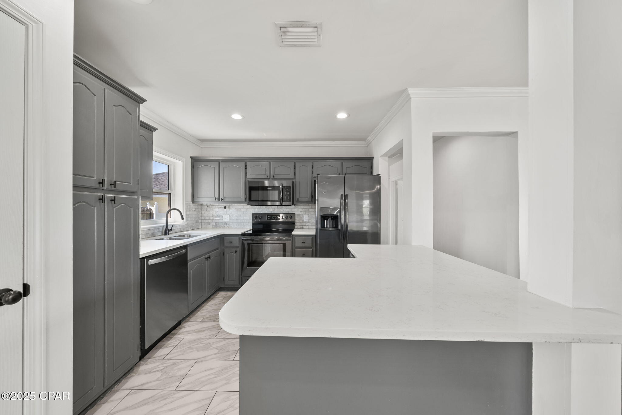 Io8ho8xme5b_b Gronkrrlt_pysmynclgr6zttfxwrm