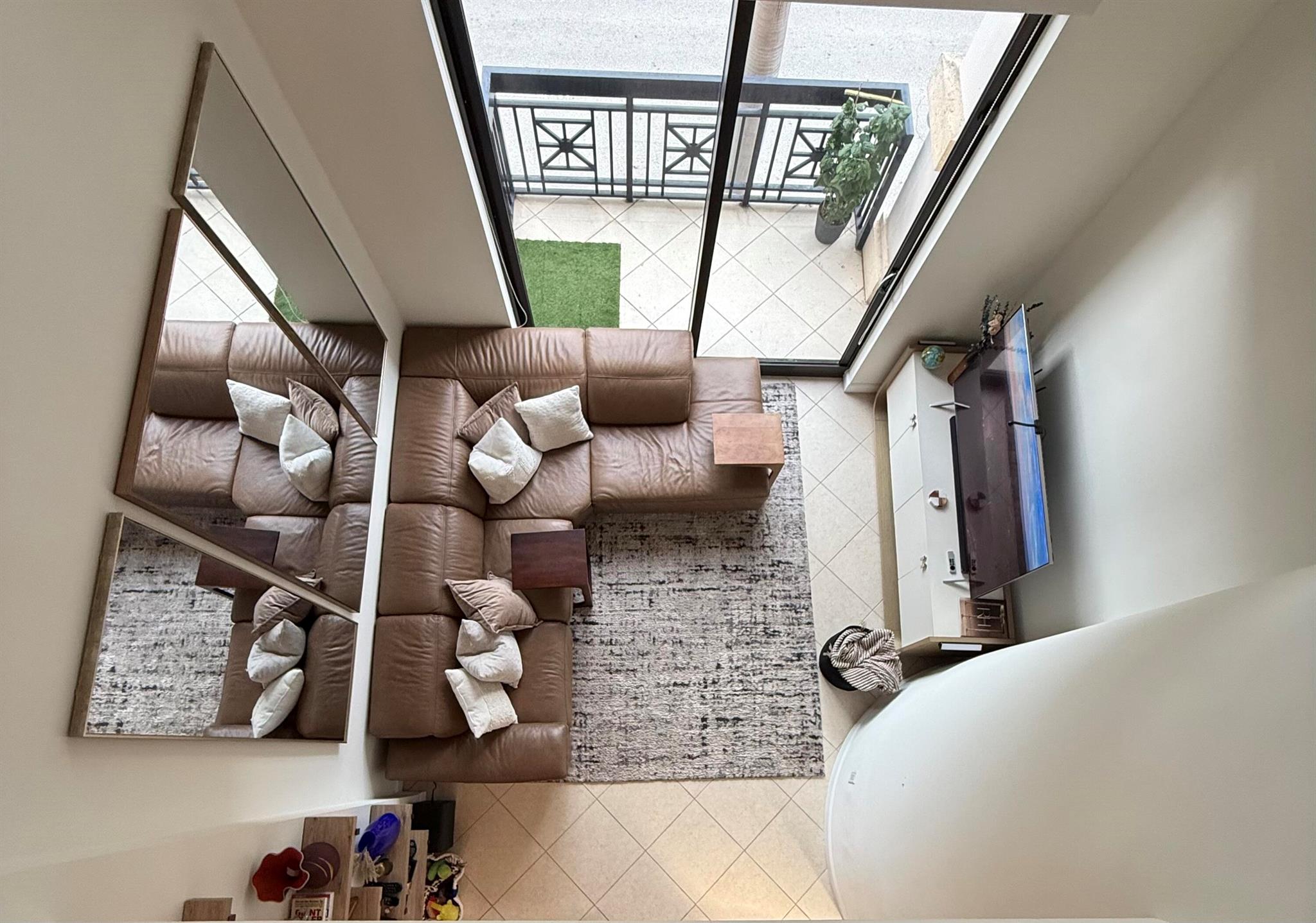 One City Plaza Condo