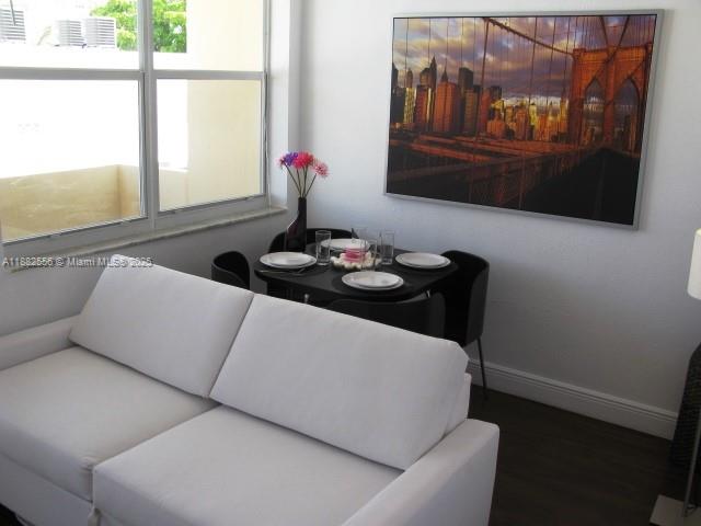 910 Jefferson Towers Cond