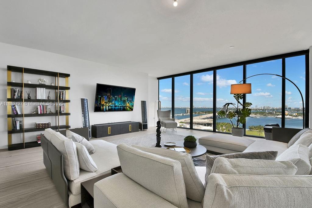 Property photo # 6