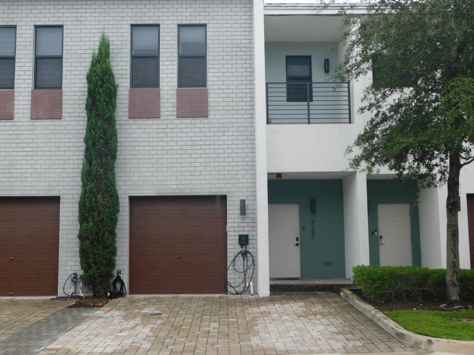 Strata At Plantation