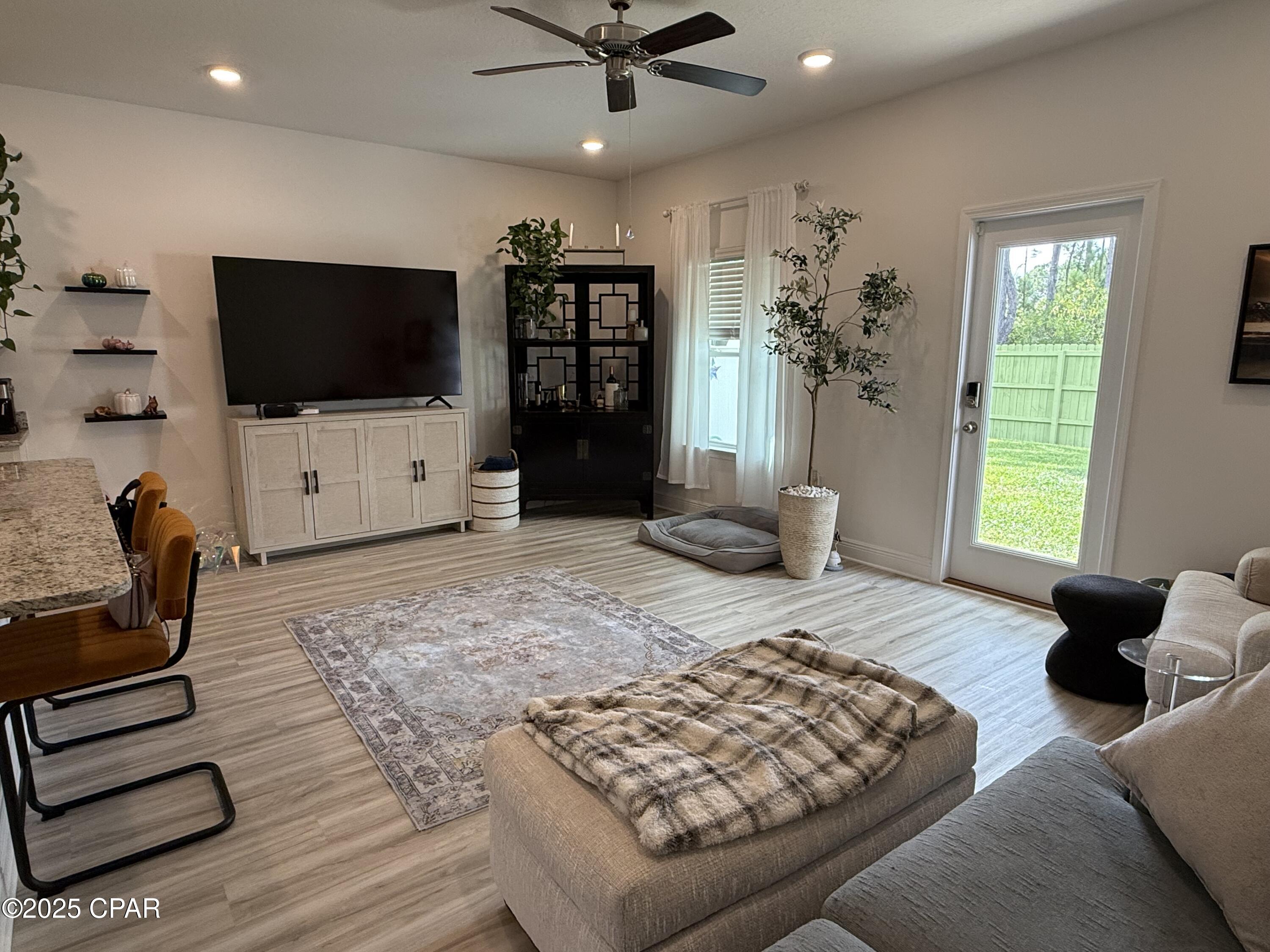 Image 4 For 467 Melrose Way