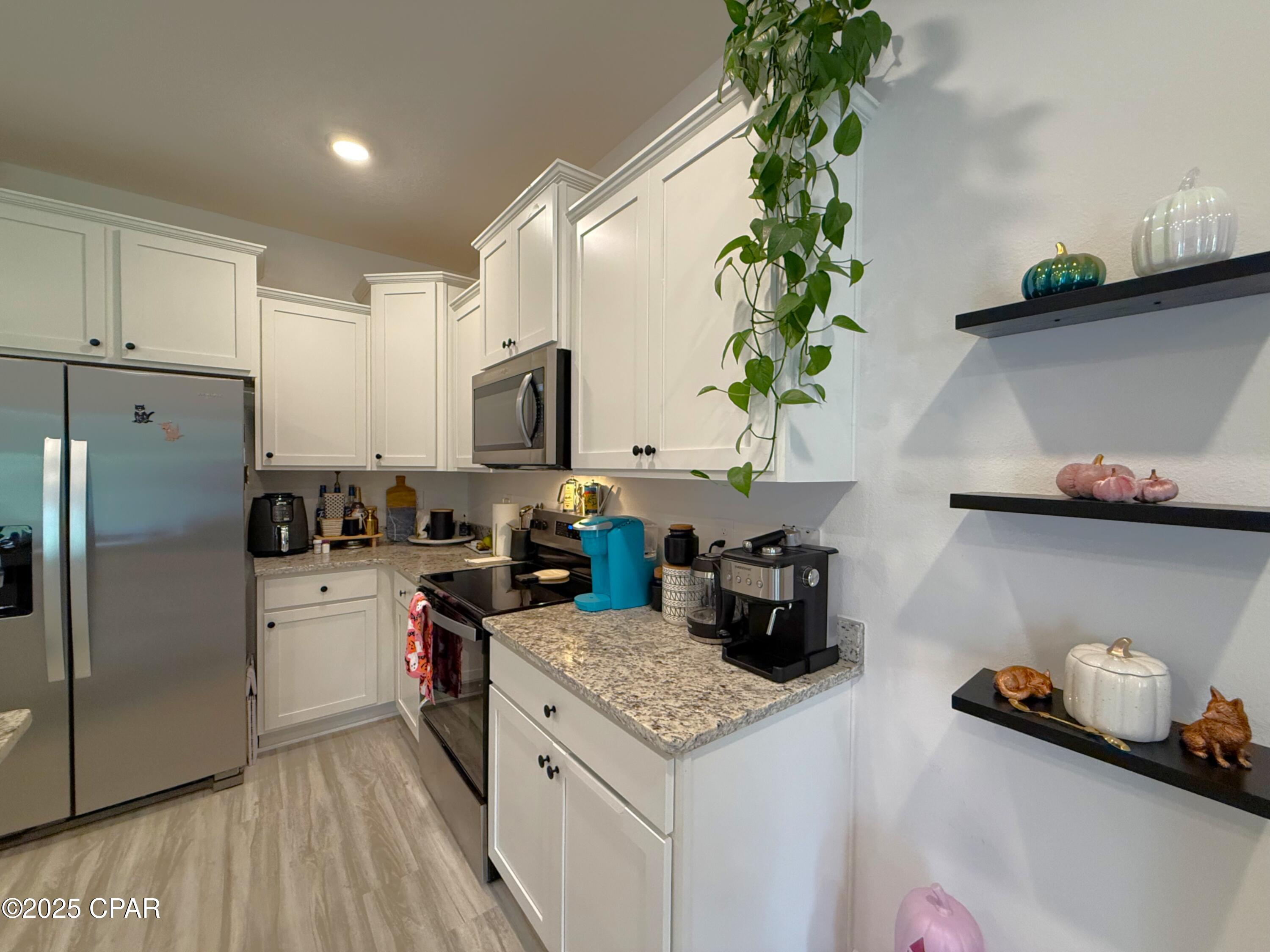 Image 8 For 467 Melrose Way