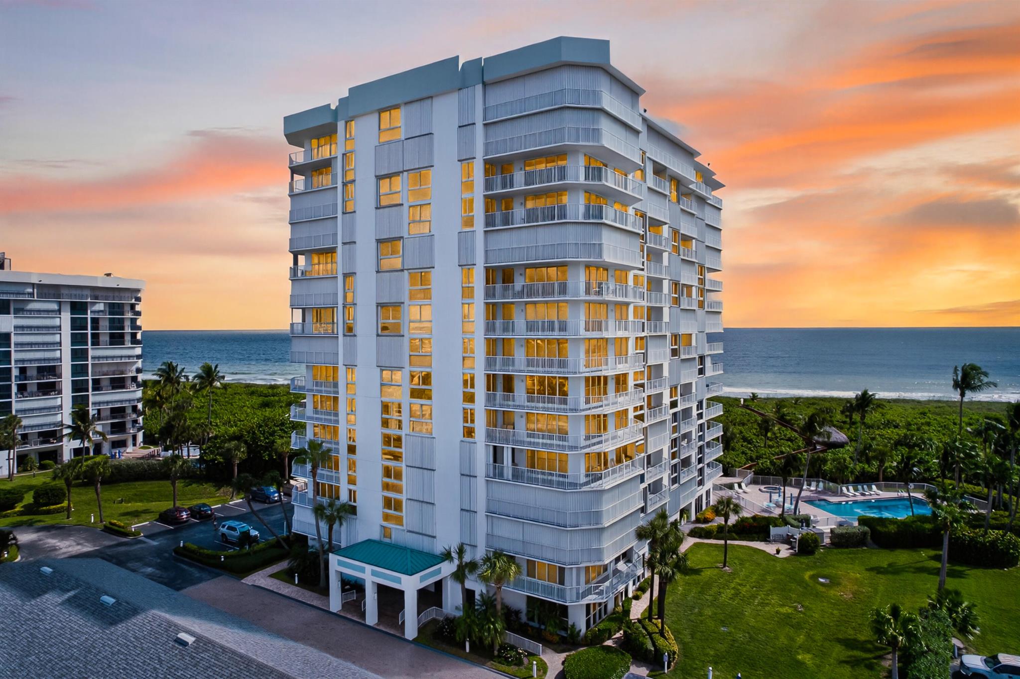 Aquanique Ocean Club, A C