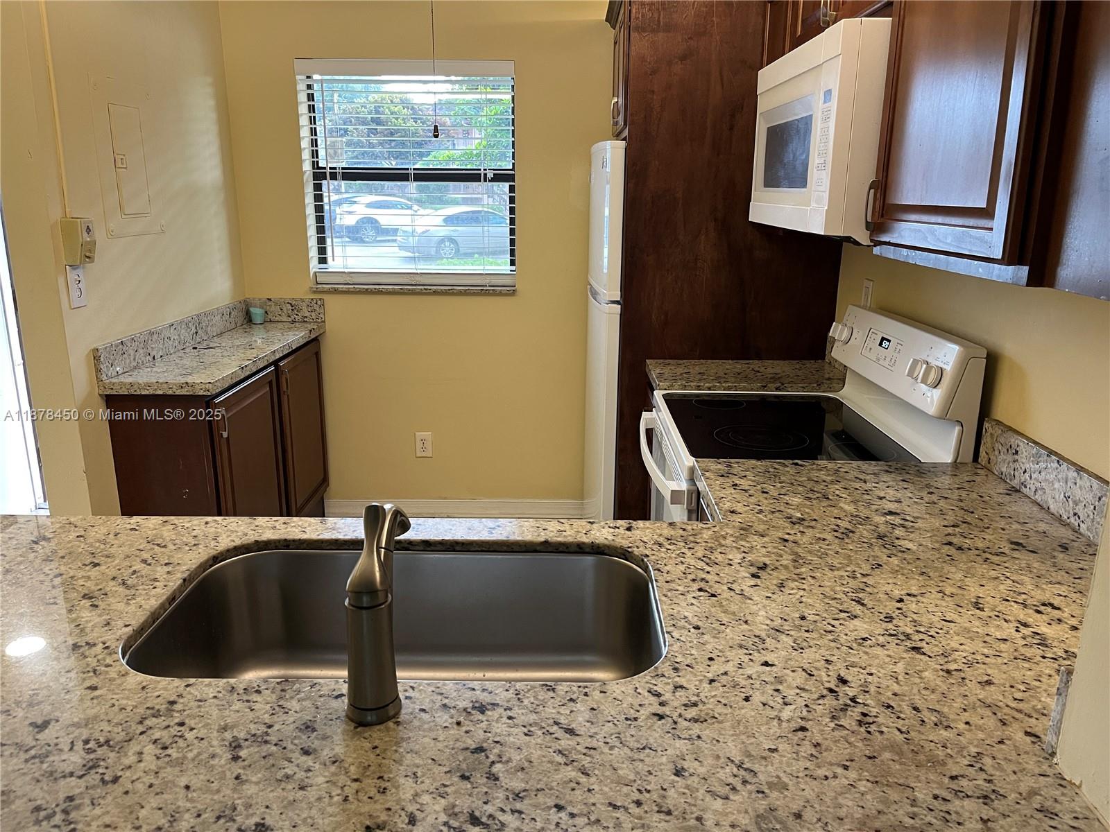 Fairview At Pembroke Poin