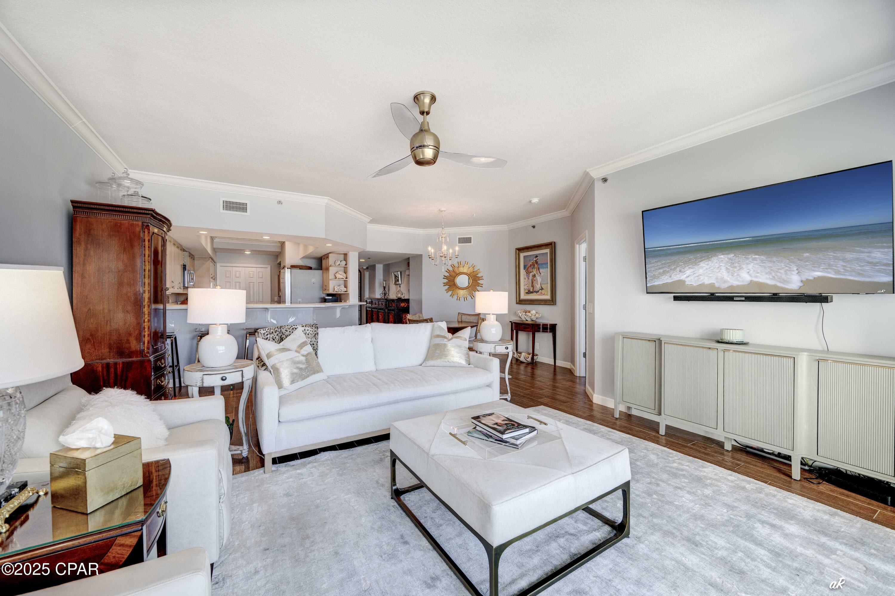 Cj_hp8i3lvsc2evitfre9feypsq8cmzriph41q2rxdc