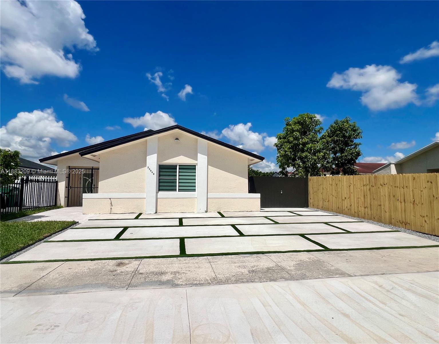 Property photo # 1