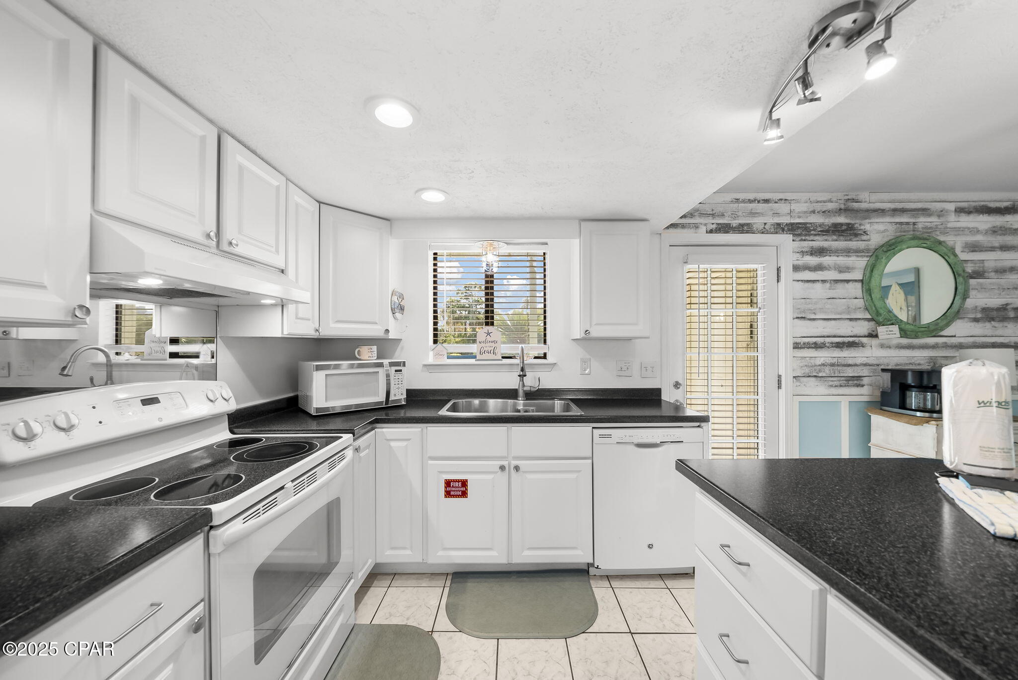 Q36xegvh8mqiqy97zmyh8bzv7fiqtpixazv4doupria