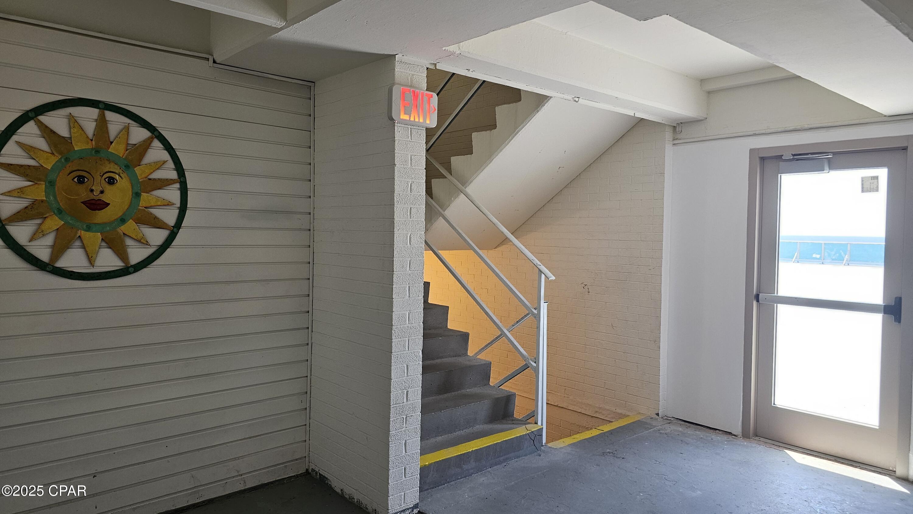 Tbszixasmrmwc9_efc0styivhfbx_aju5uq04j1bg_i