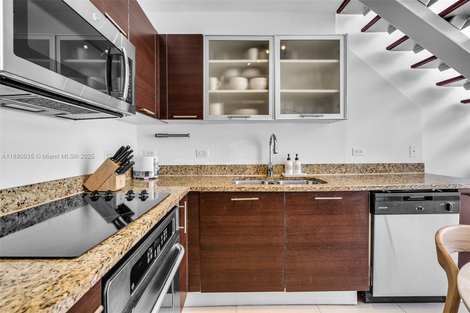 Property photo # 9