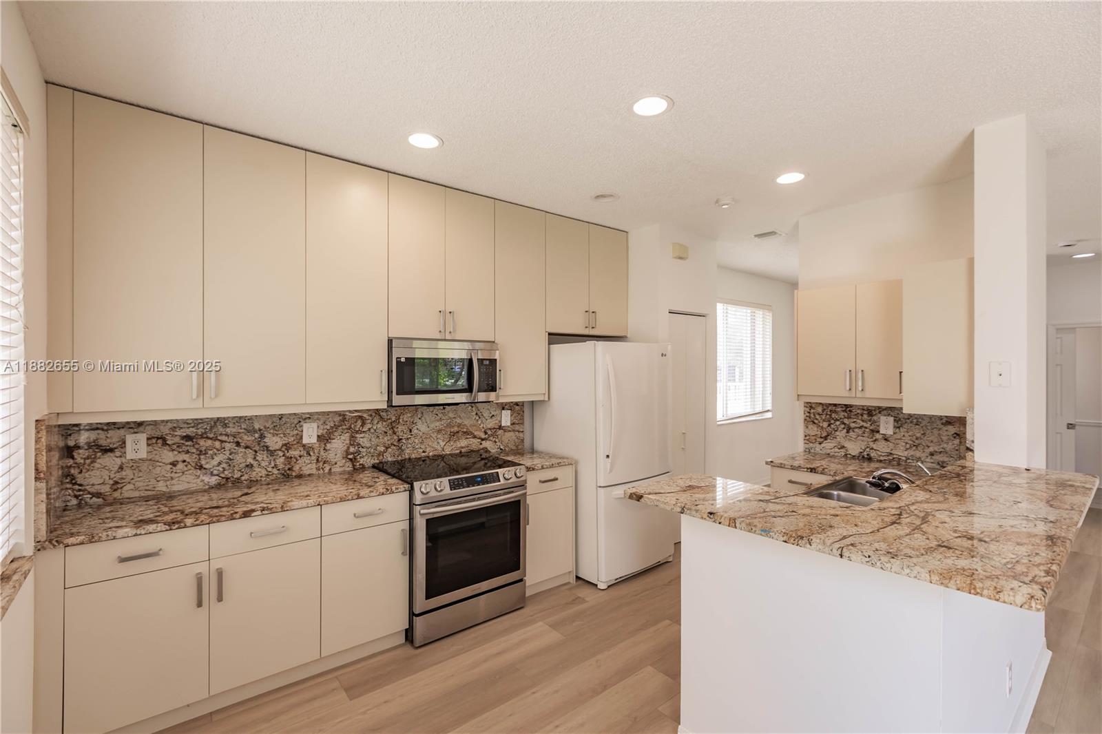 Property photo # 6