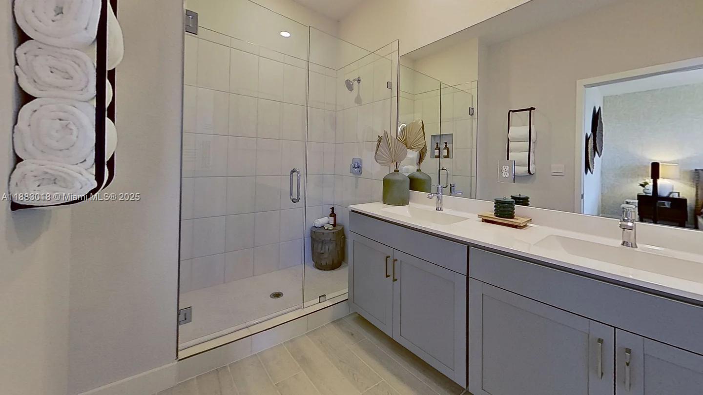 Property photo # 4