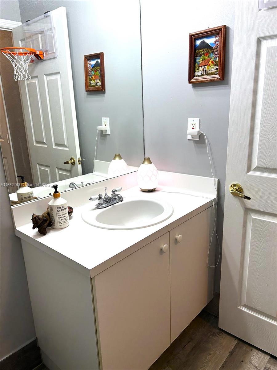 Property photo # 4
