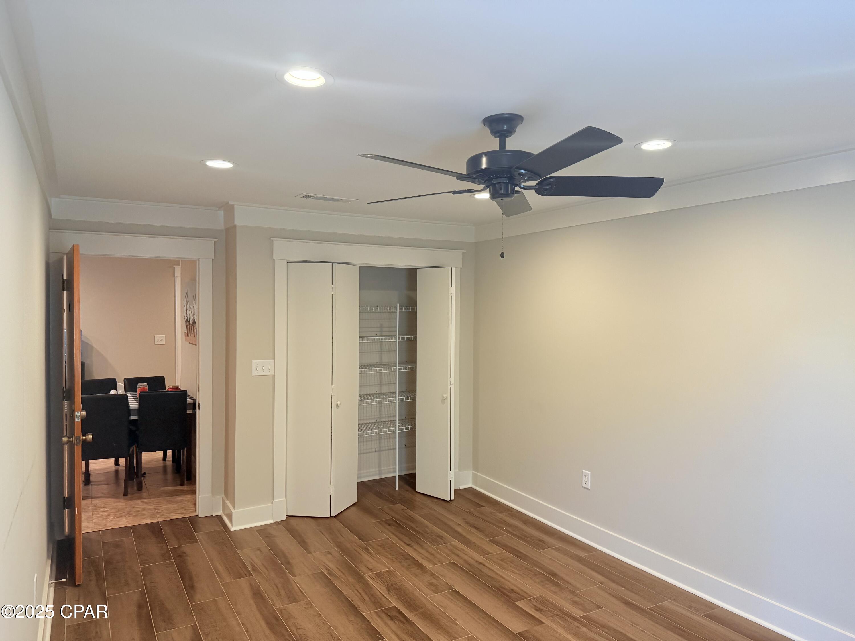 Image 3 For 121 Gwyn Drive E