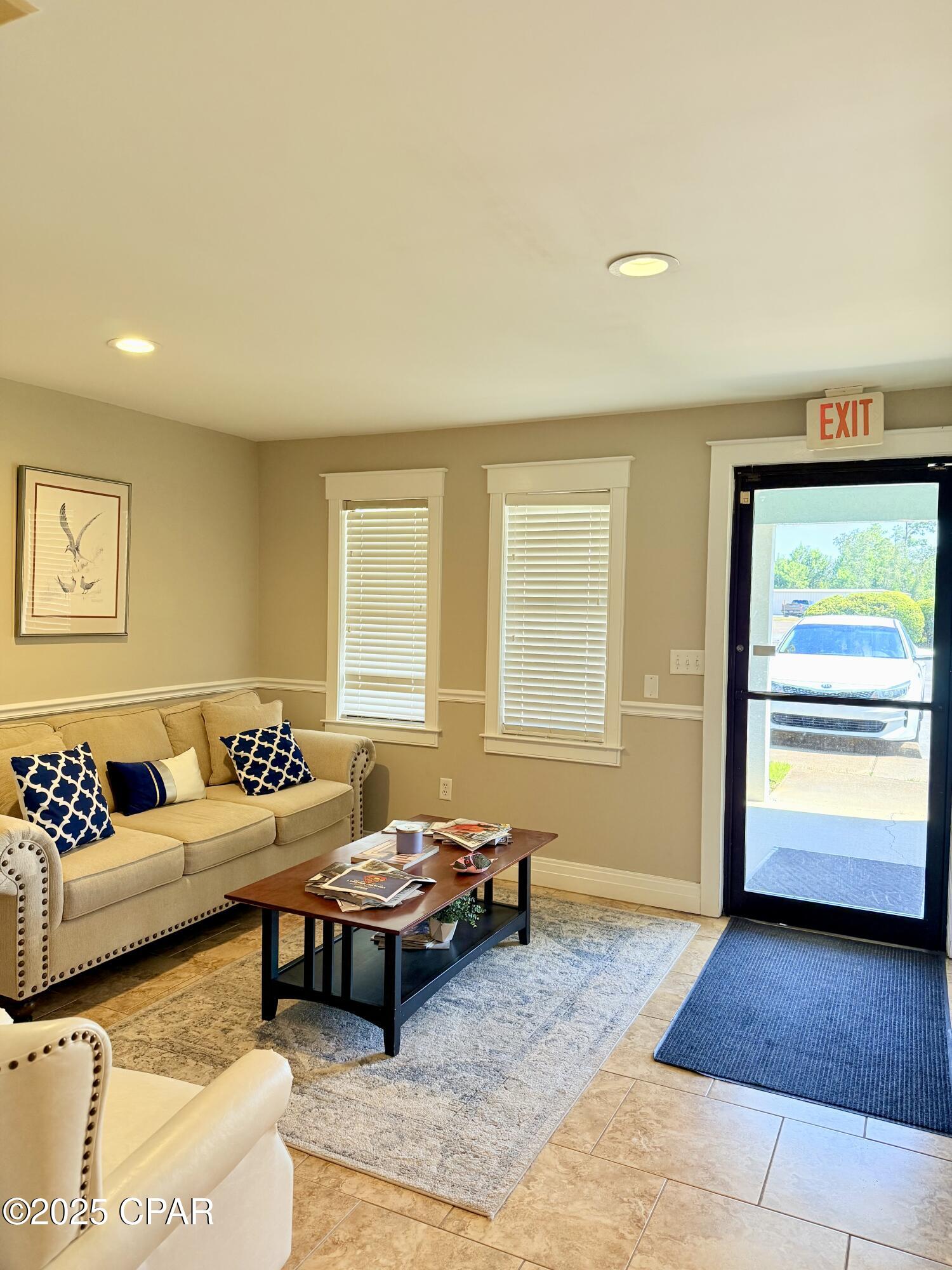 Image 7 For 121 Gwyn Drive E