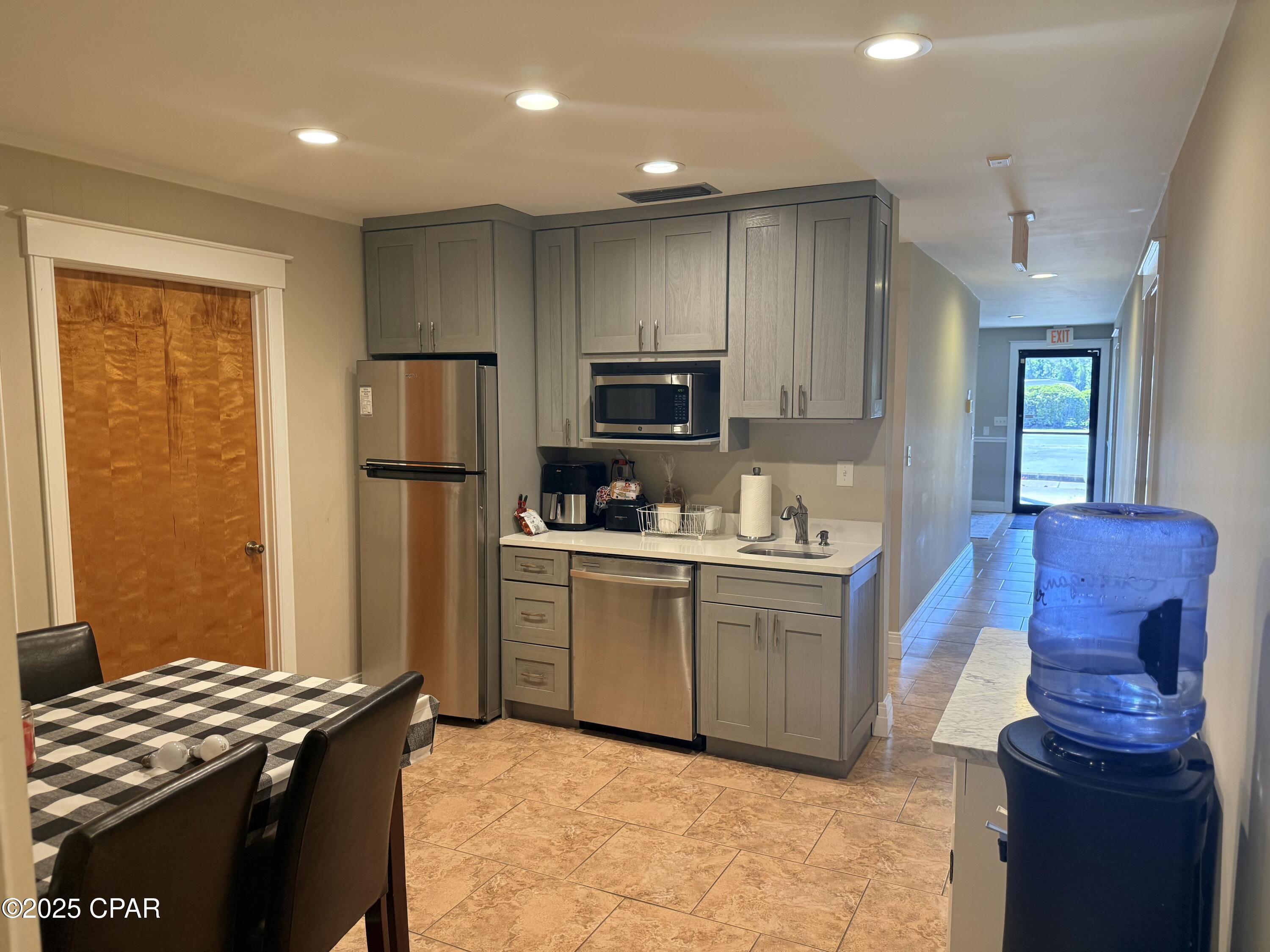 Image 9 For 121 Gwyn Drive E