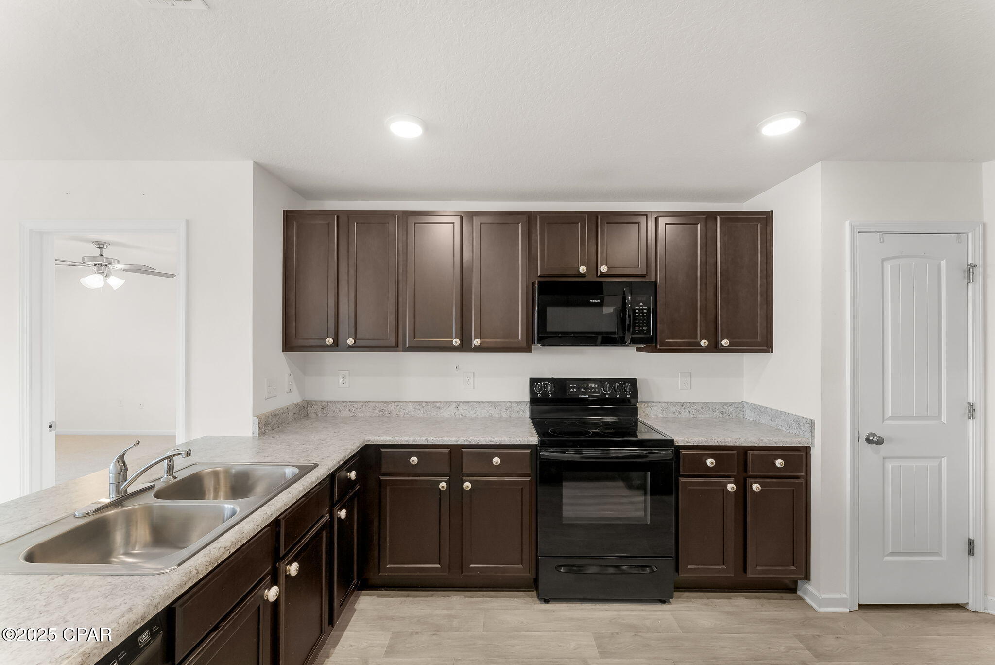 Image 11 For 7141 Hatteras Boulevard