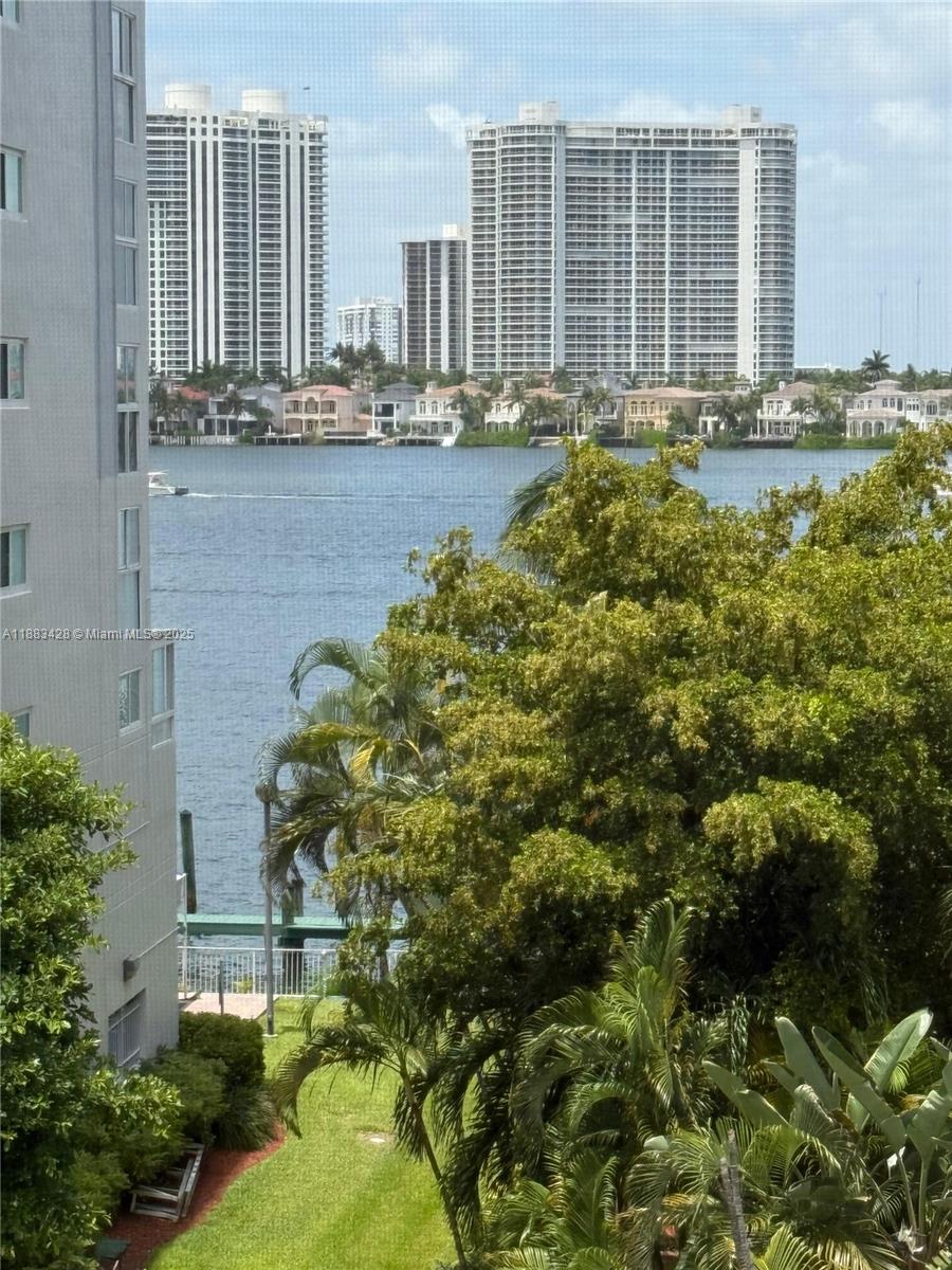 17801 Bay Rd Unit 505, Sunny Isles Beach, Florida 33160