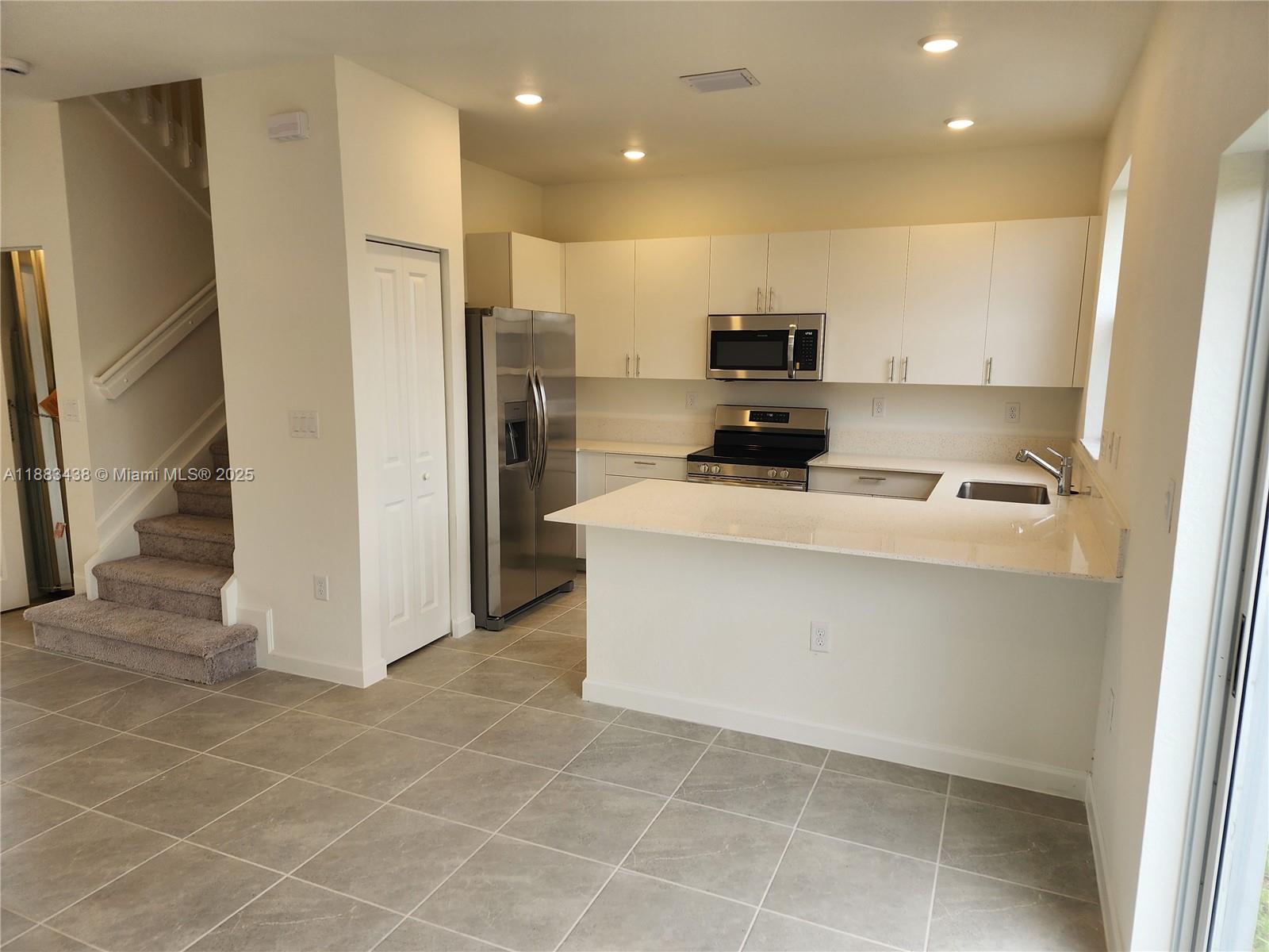 Property photo # 6