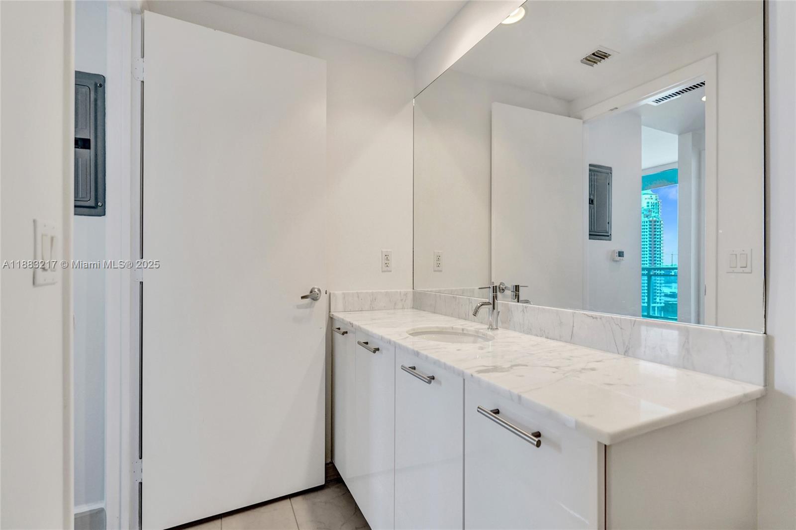 950 Brickell Bay Dr 1704