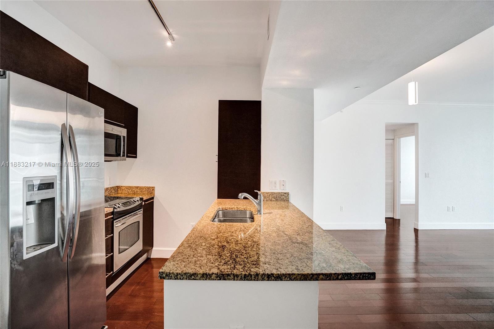 950 Brickell Bay Dr 1704