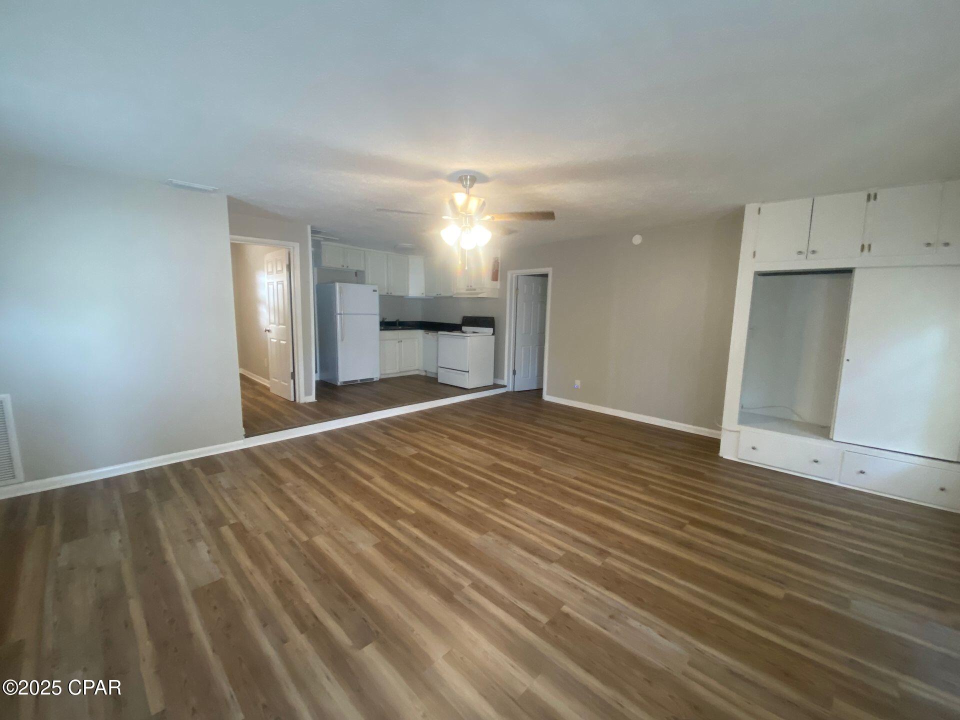 Image 4 For 374 Massalina Drive B