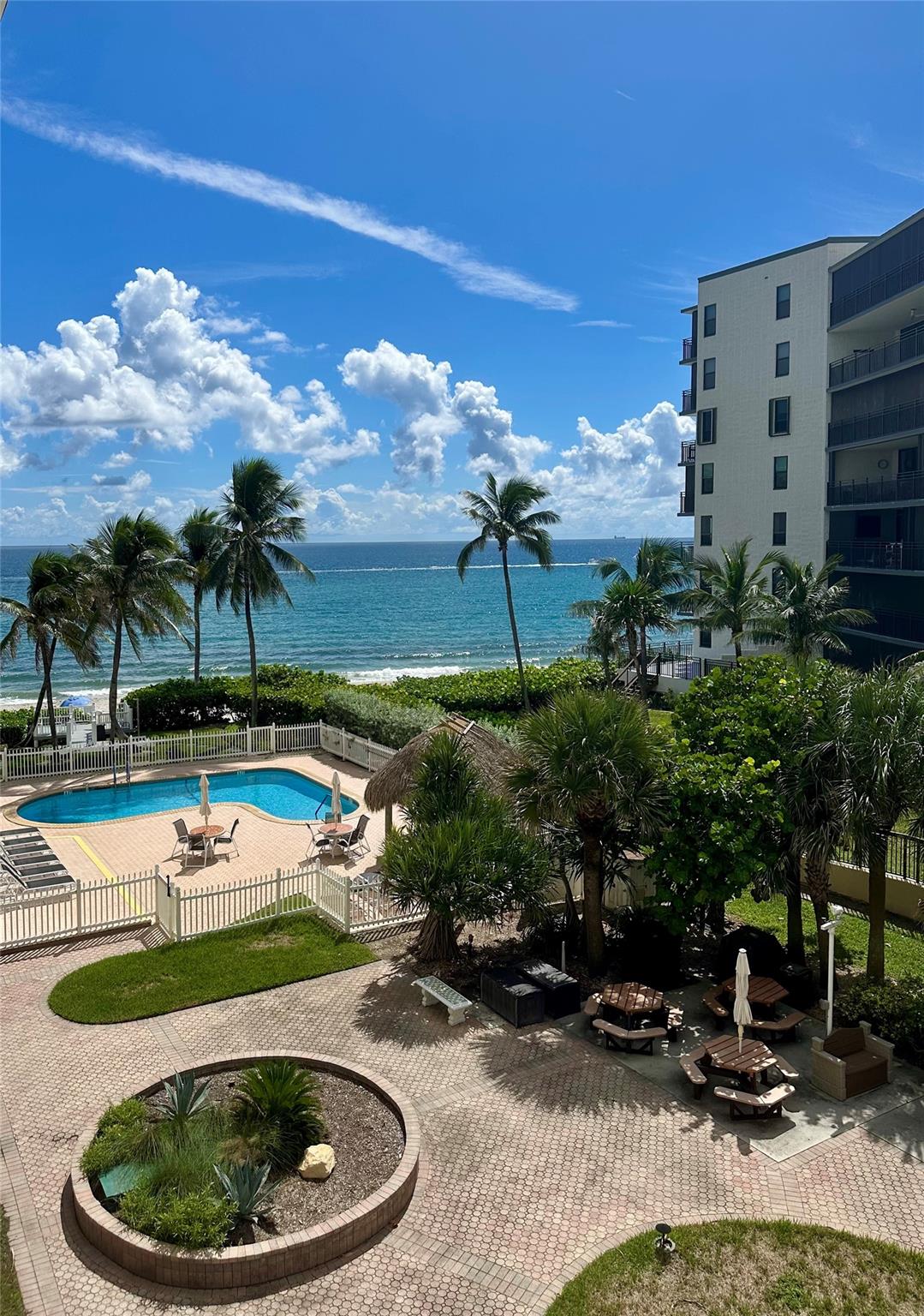 Hillsboro Windsor Condo