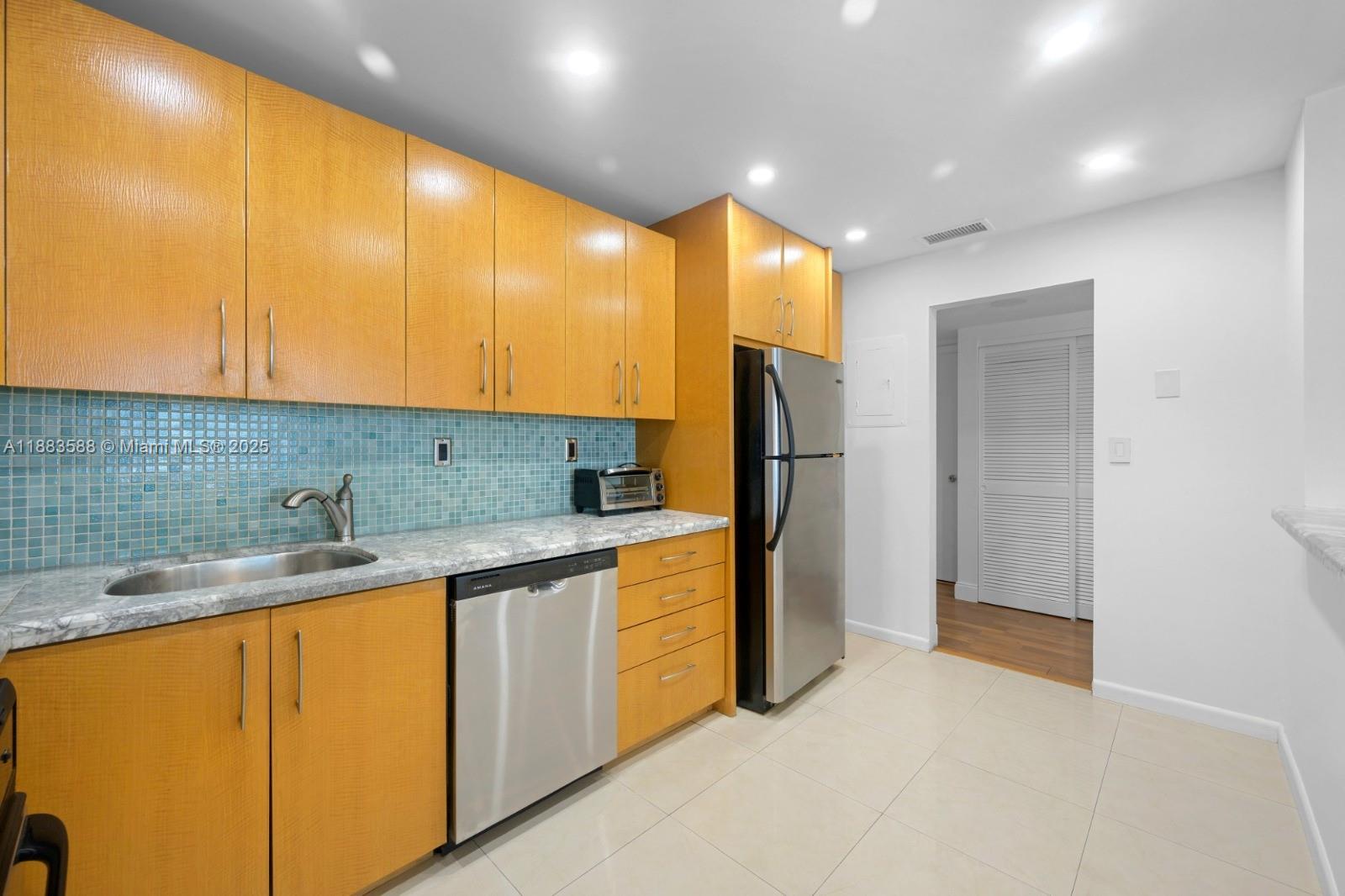 Property photo # 6