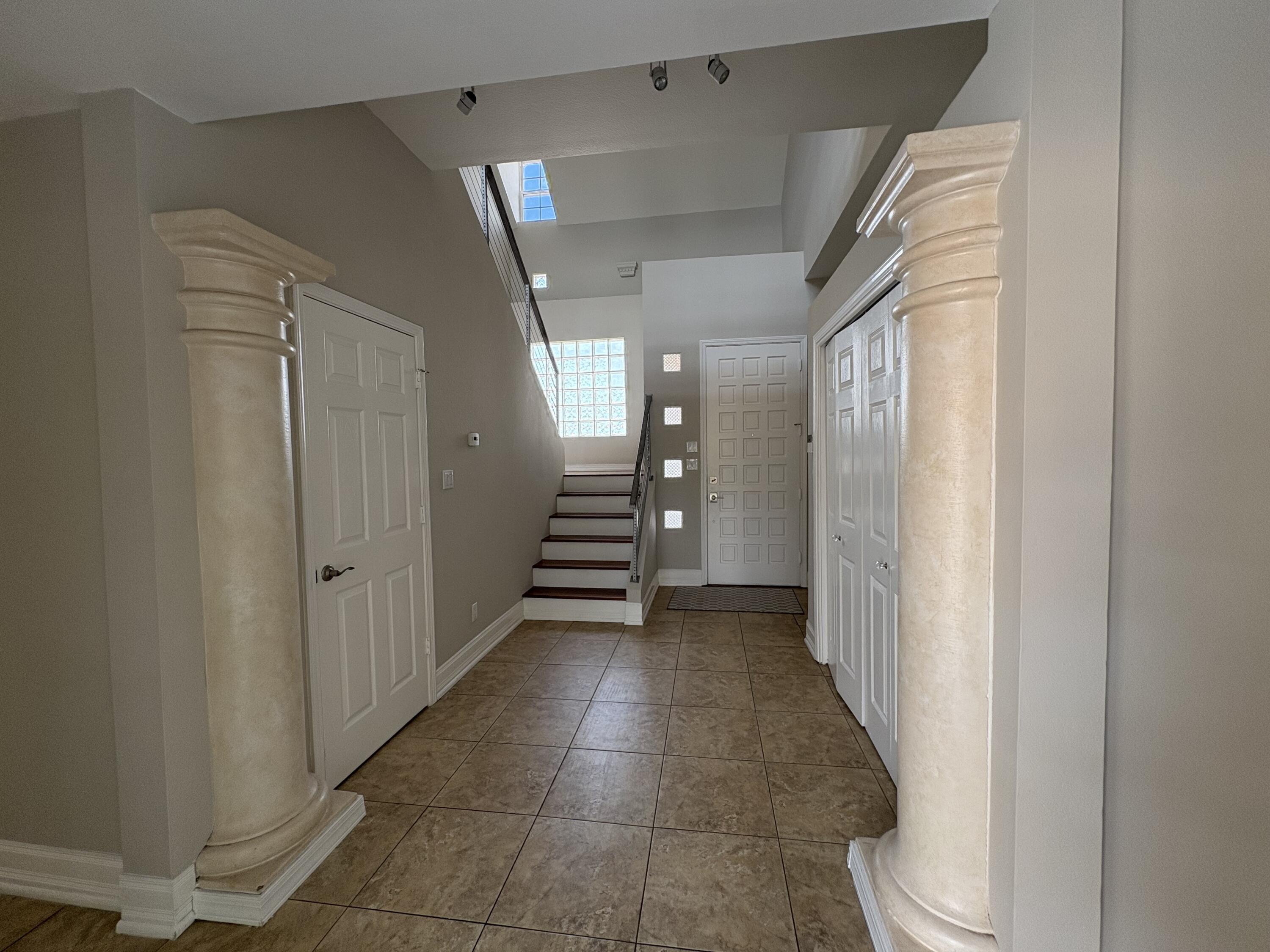 8612 Eagle Rock Avenue NE 