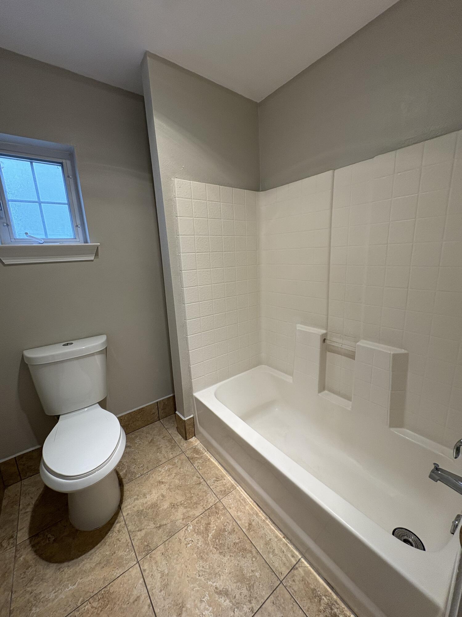 8612 Eagle Rock Avenue NE 