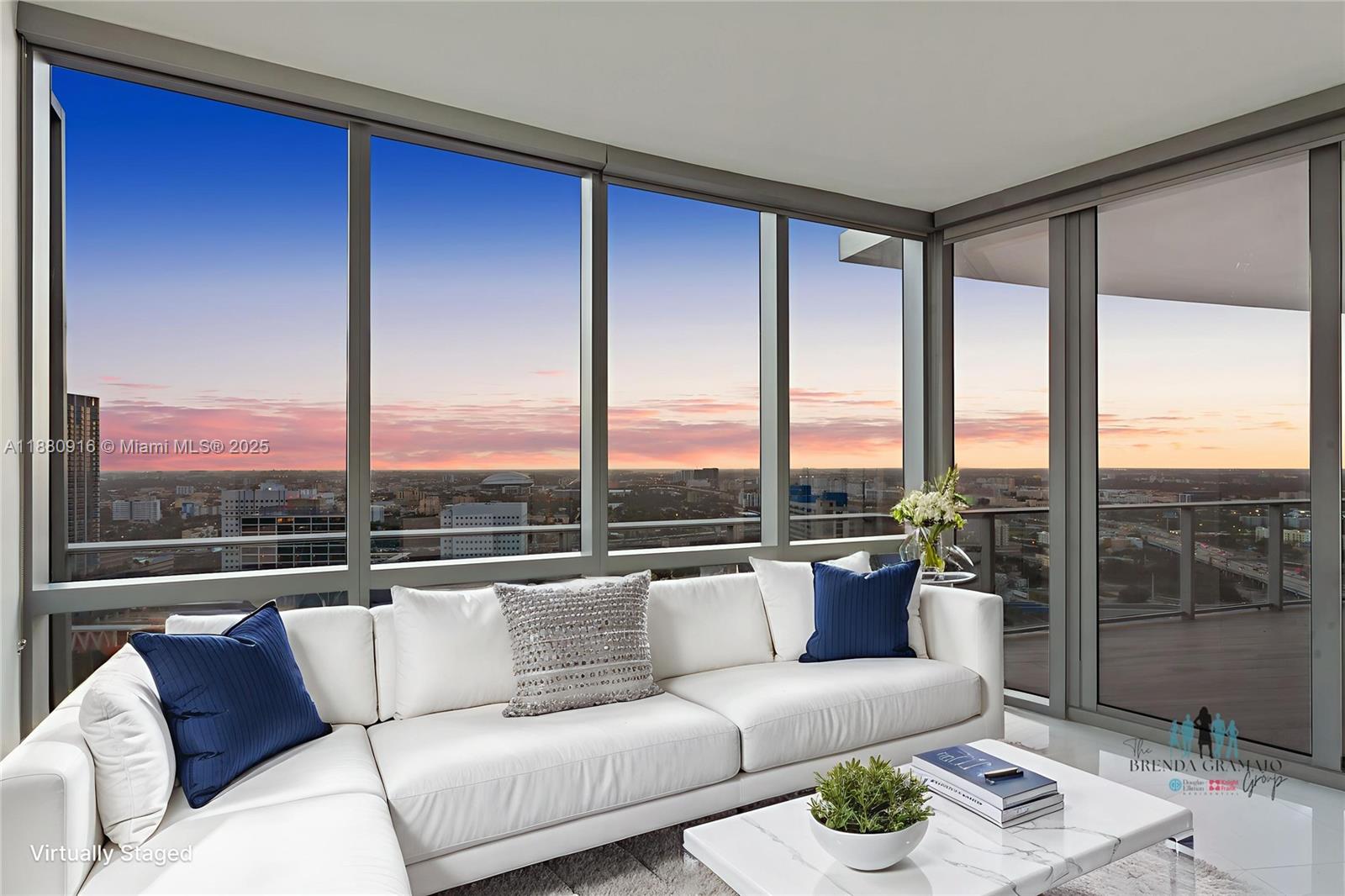 Apartamento à Venda em Miami, FL