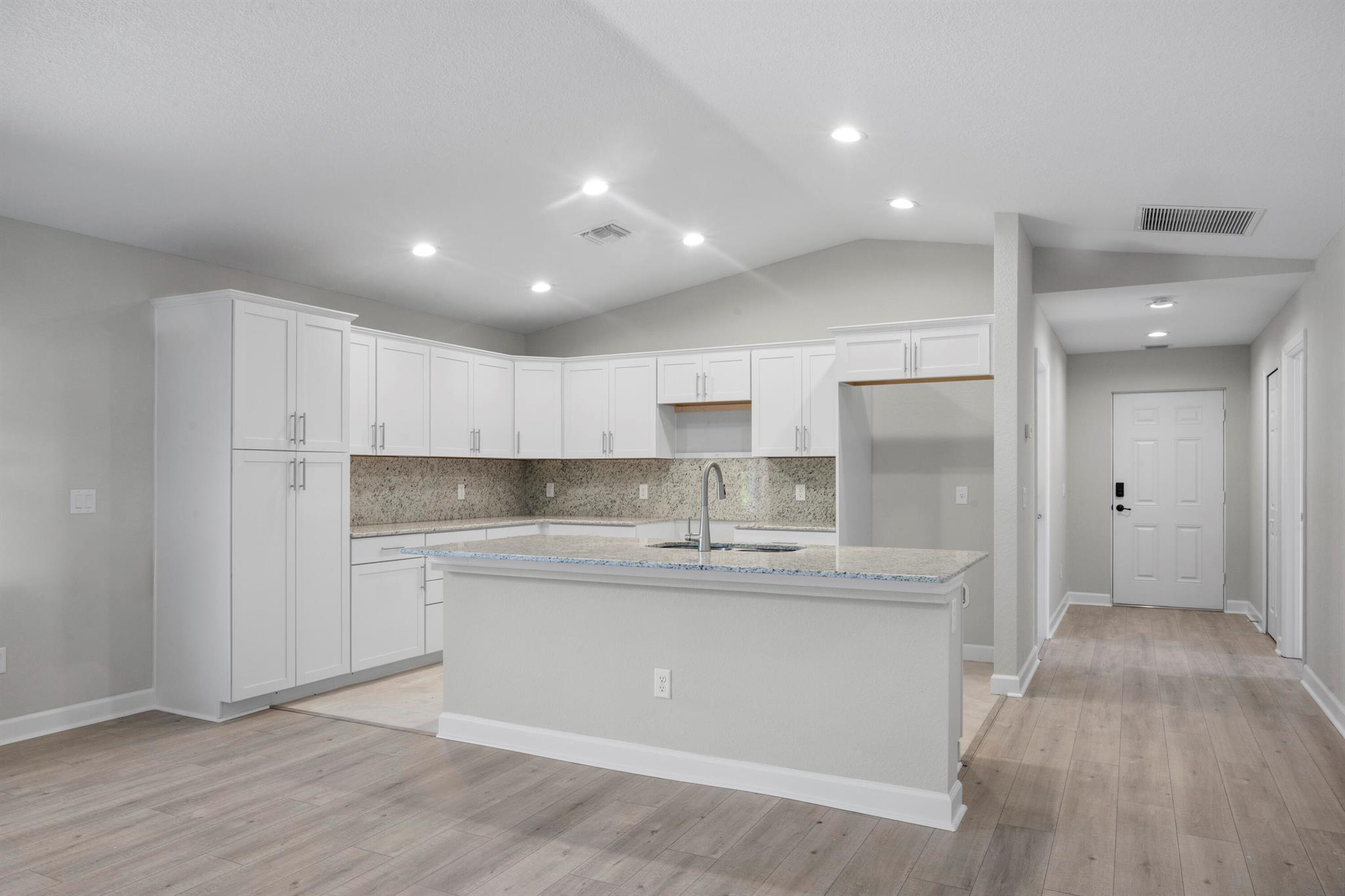 33 Lagos Del Norte, Fort Pierce, Florida 34951