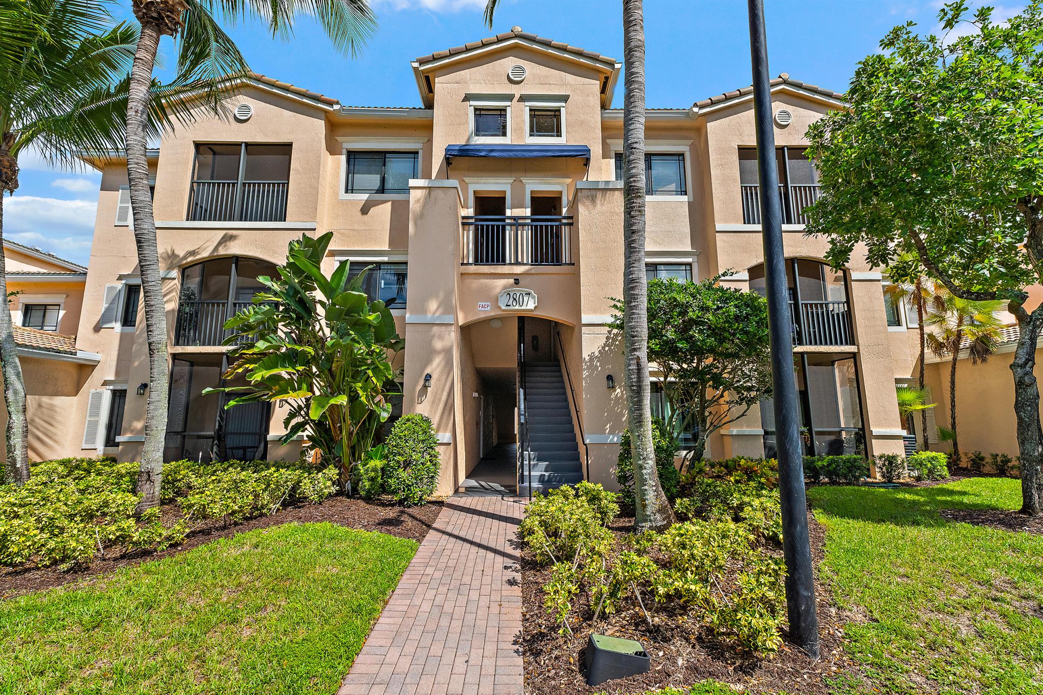 2807 Veronia Drive Unit 107, Palm Beach Gardens, Florida 33410