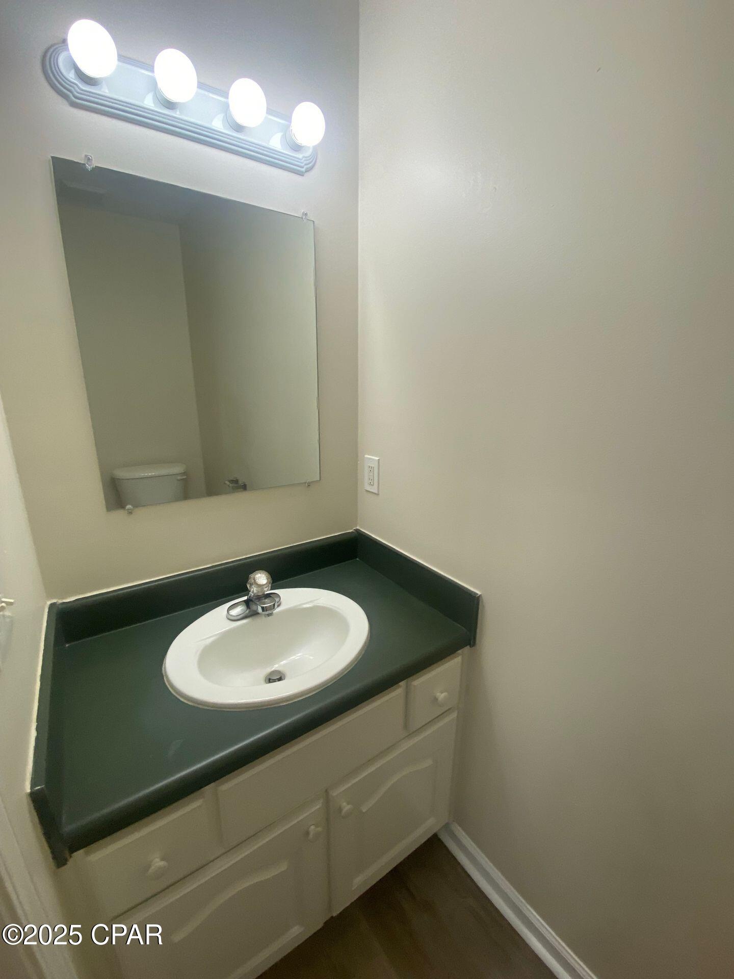 1 Bmocfxrhfyviu7acpi Yu5i6glyxdtdzvn8ainoxk