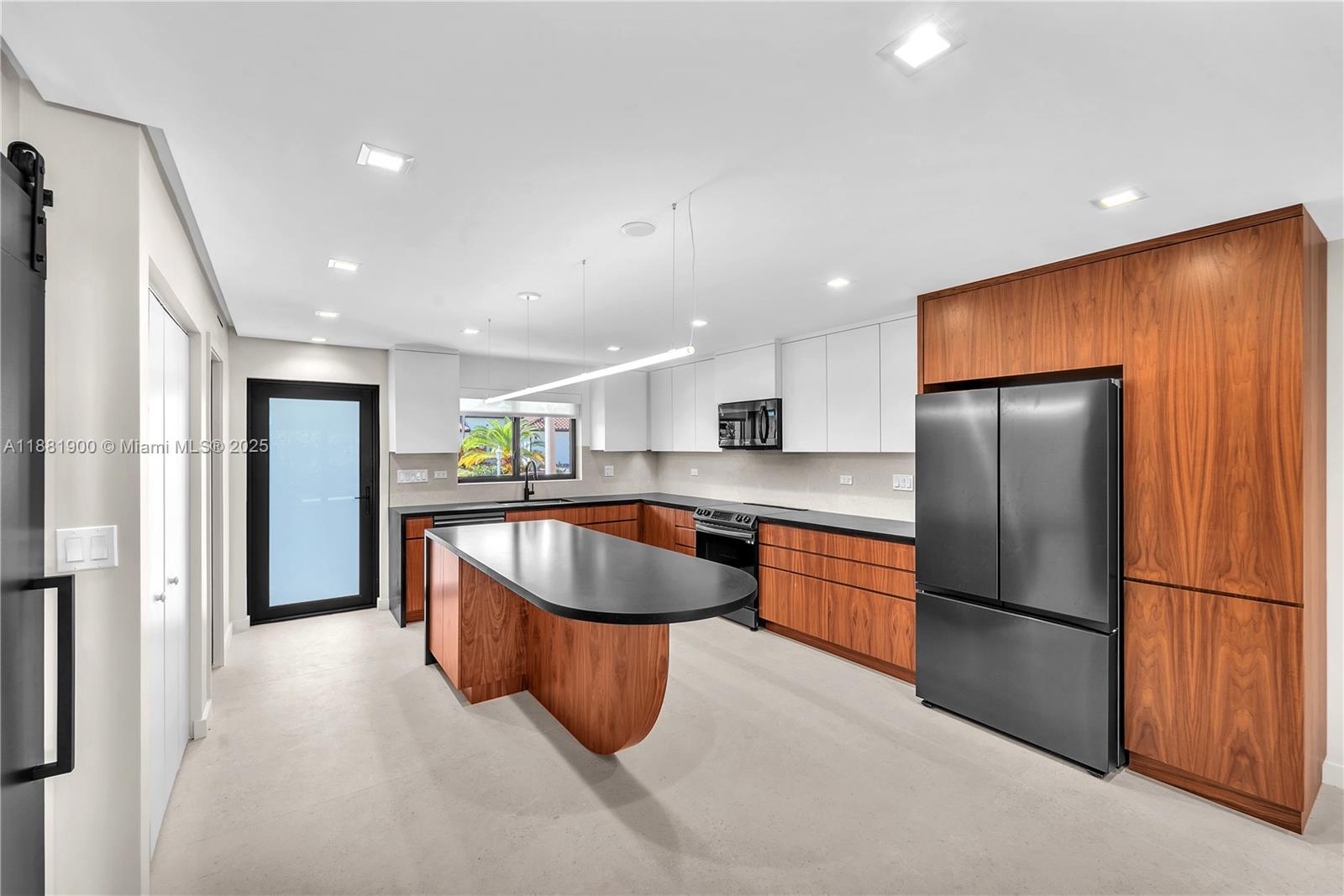 Property photo # 0