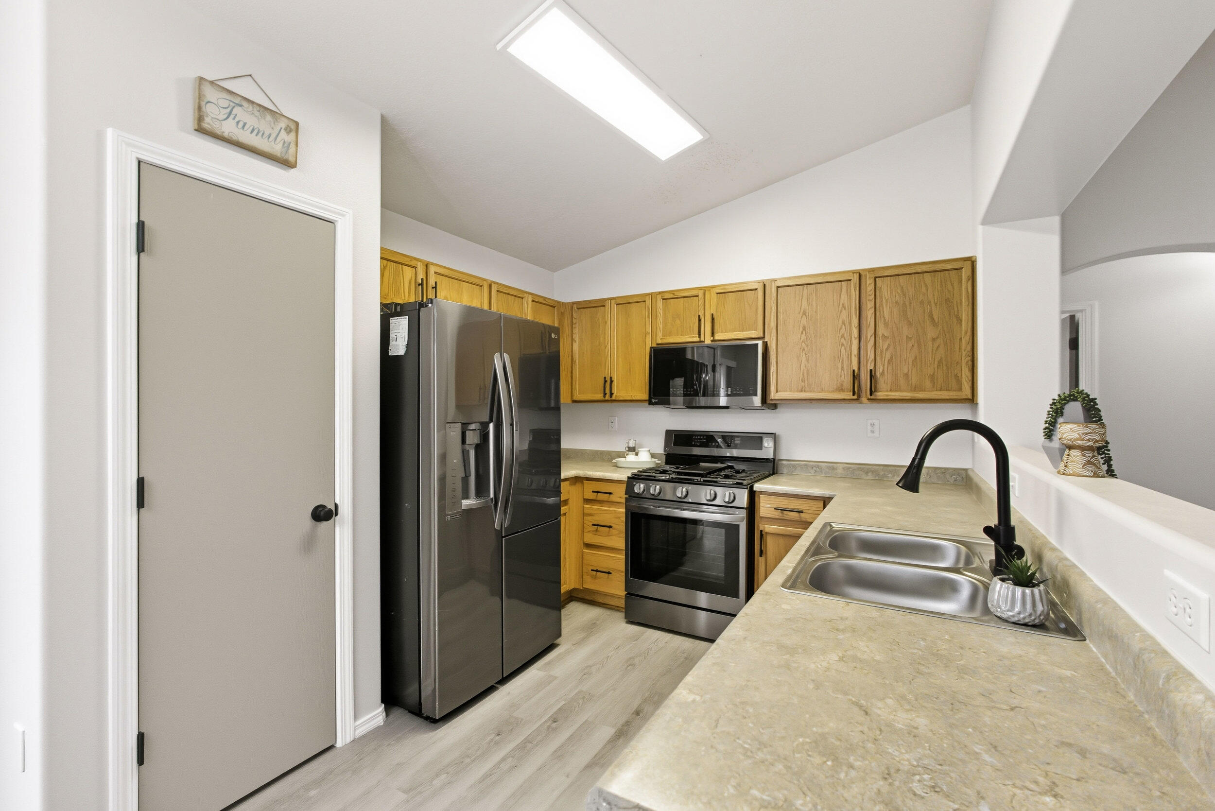 1504 PENASCO Road NE Kitchen