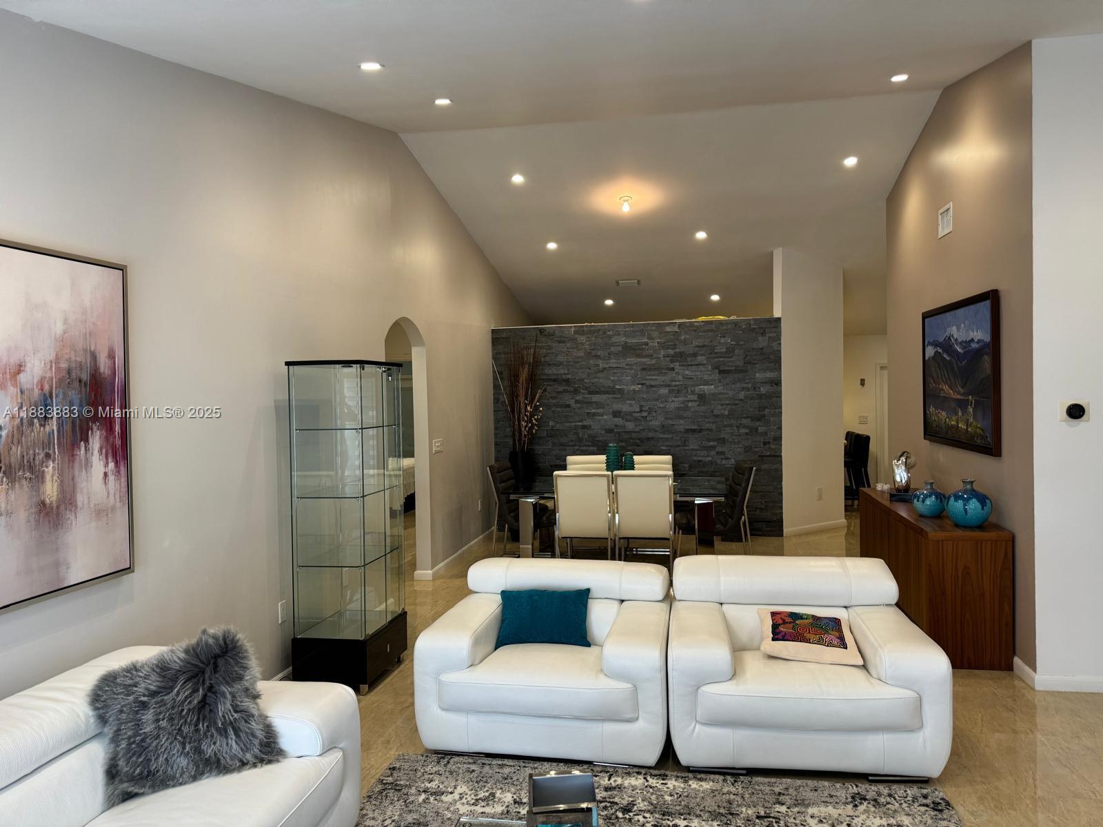 Property photo # 4