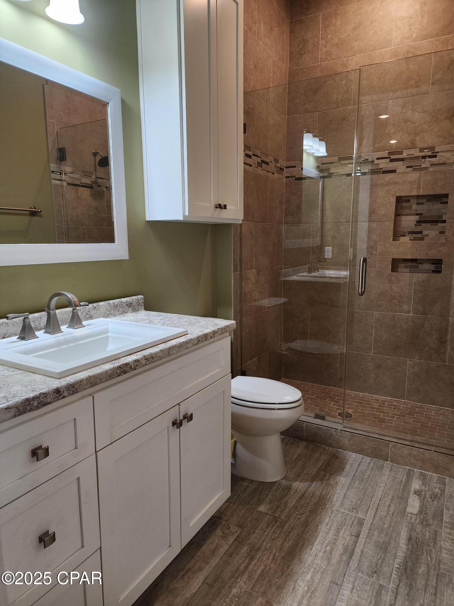 Ljwfn_8r_qu Yr_qangkzi4mwdkstuqkg0l5y43qsb4