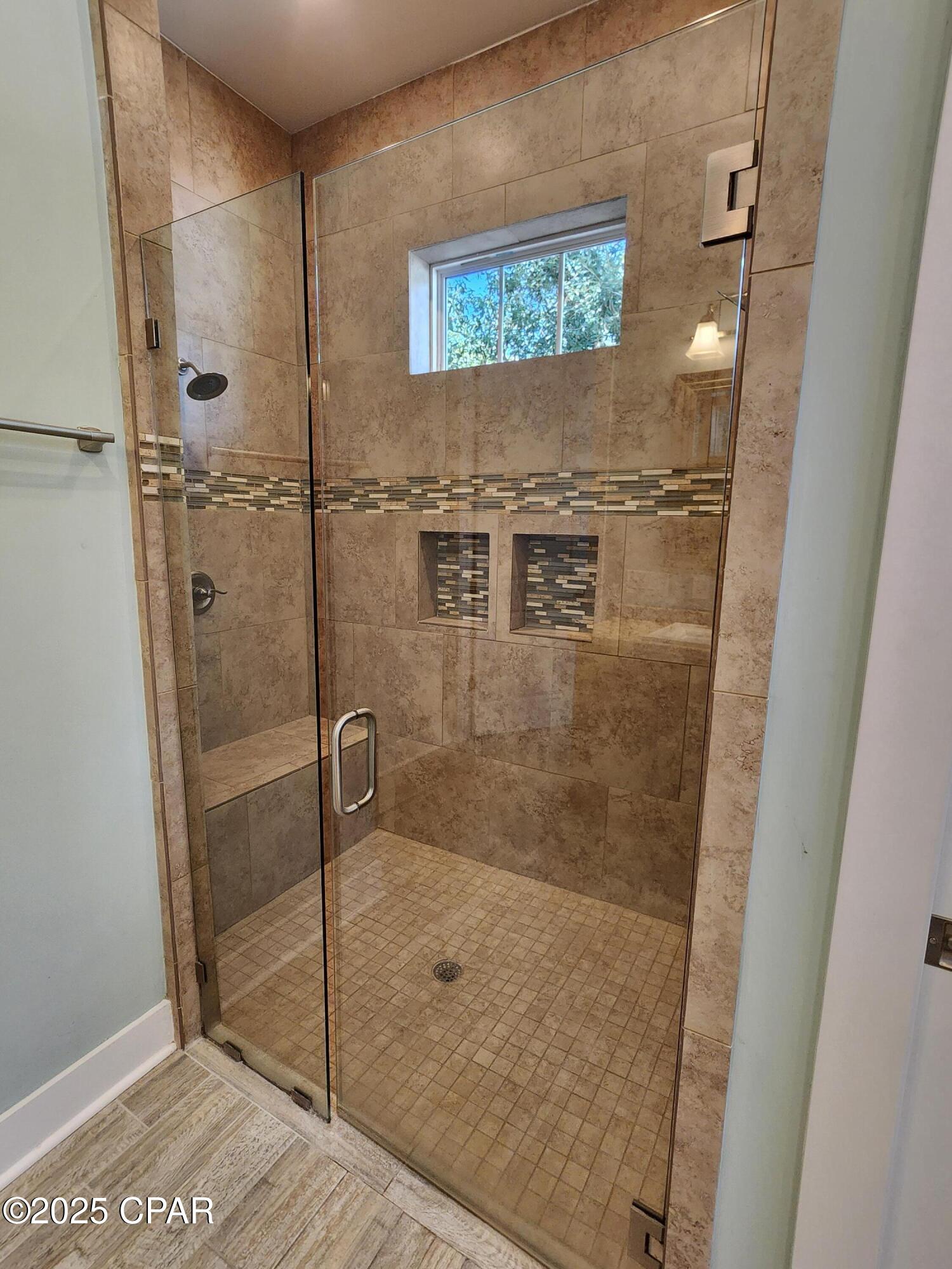 Byy Mgnaaknv0zplip1wpewph Qafcv8sibgzaayxje