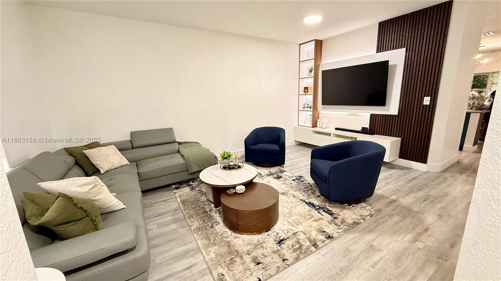 Property photo # 0