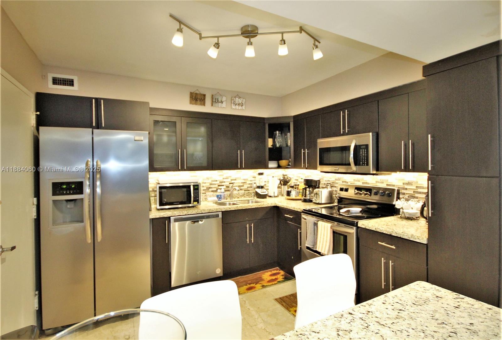Property photo # 6