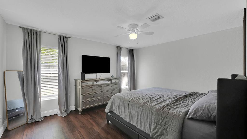 Photo 18 of home located at 713 NW 6th St, Hallandale Beach FL