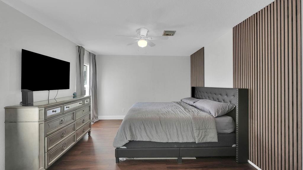 Photo 19 of home located at 713 NW 6th St, Hallandale Beach FL